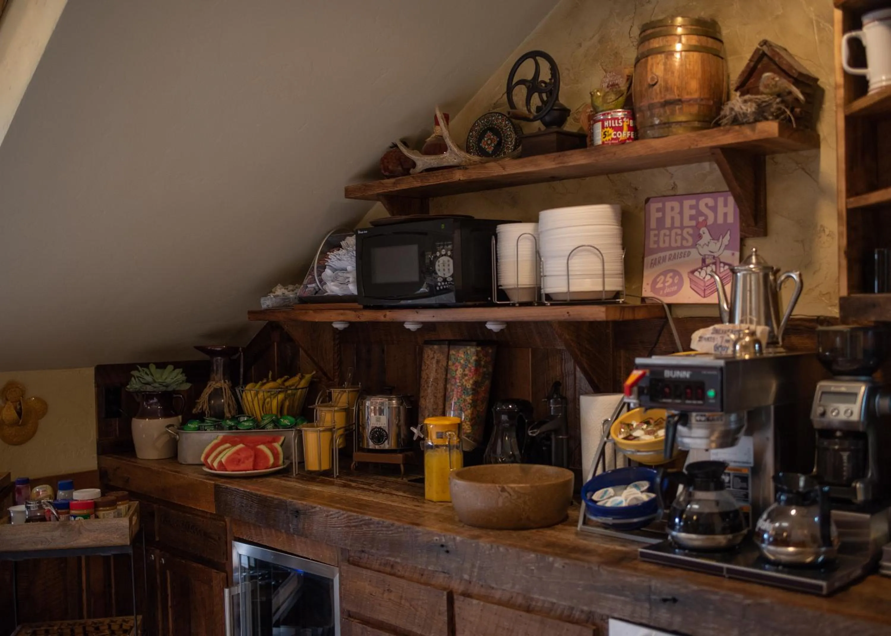 Coffee/tea facilities in Browns Canyon Inn