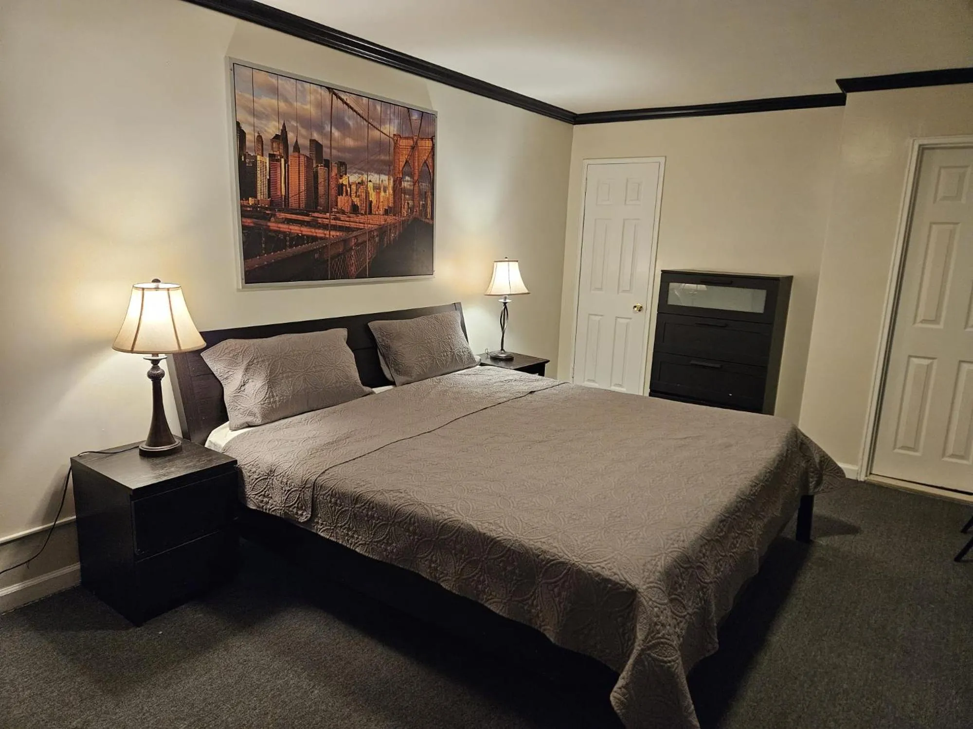 Bed in Central Motel Courtyard