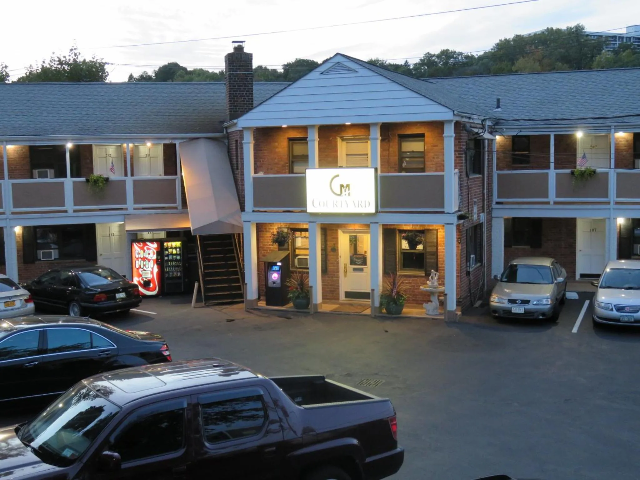 Property building in Central Motel Courtyard