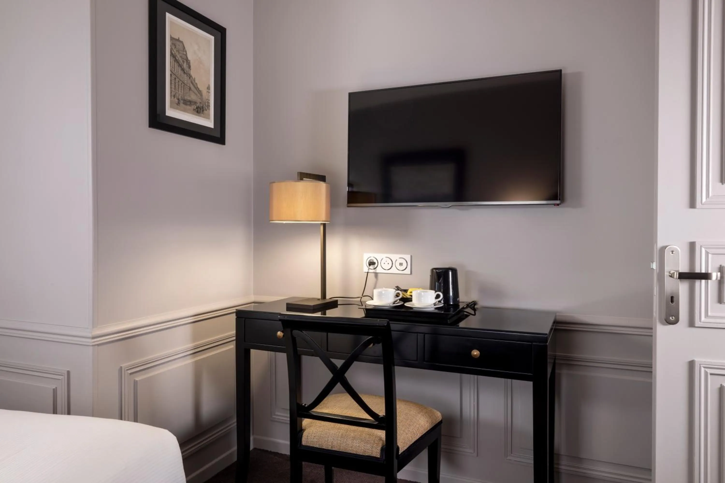 Bedroom, Bed in Pavillon Monceau