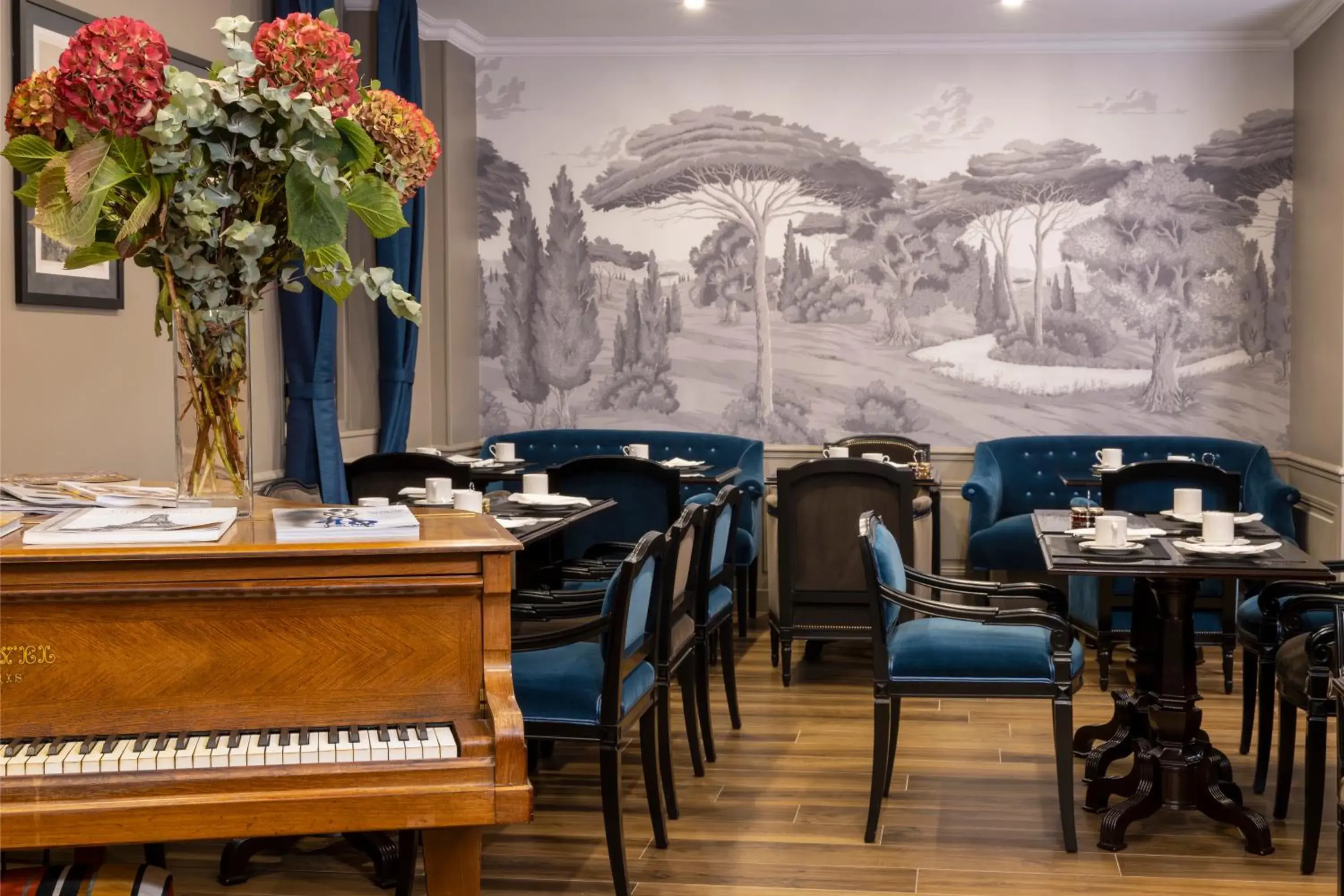 Restaurant/places to eat in Pavillon Monceau Restaurant/places to eat in Pavillon Monceau