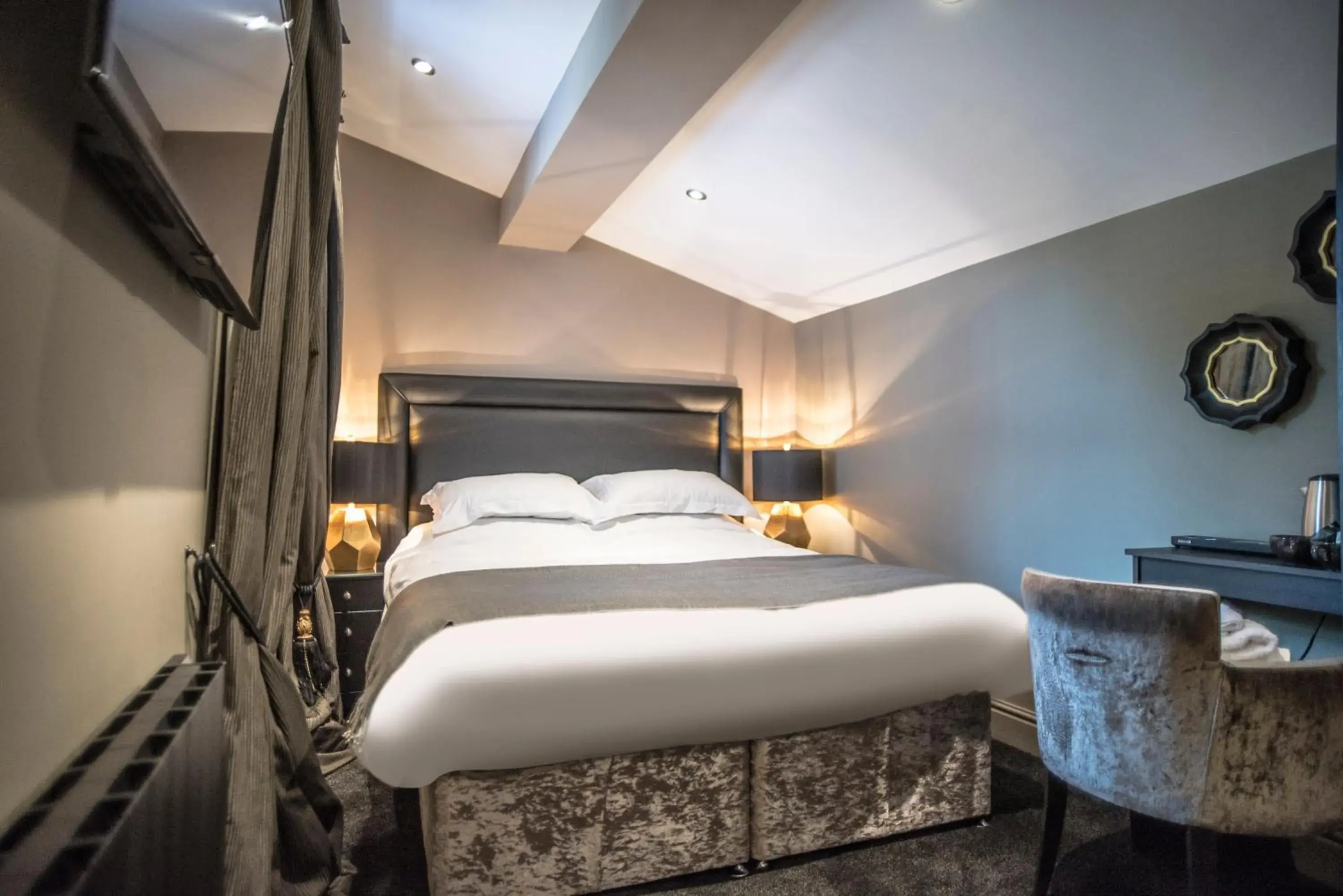 Bedroom, Bed in N'ista Boutique Rooms Birkdale, Southport Bedroom, Bed in N'ista Boutique Rooms Birkdale, Southport