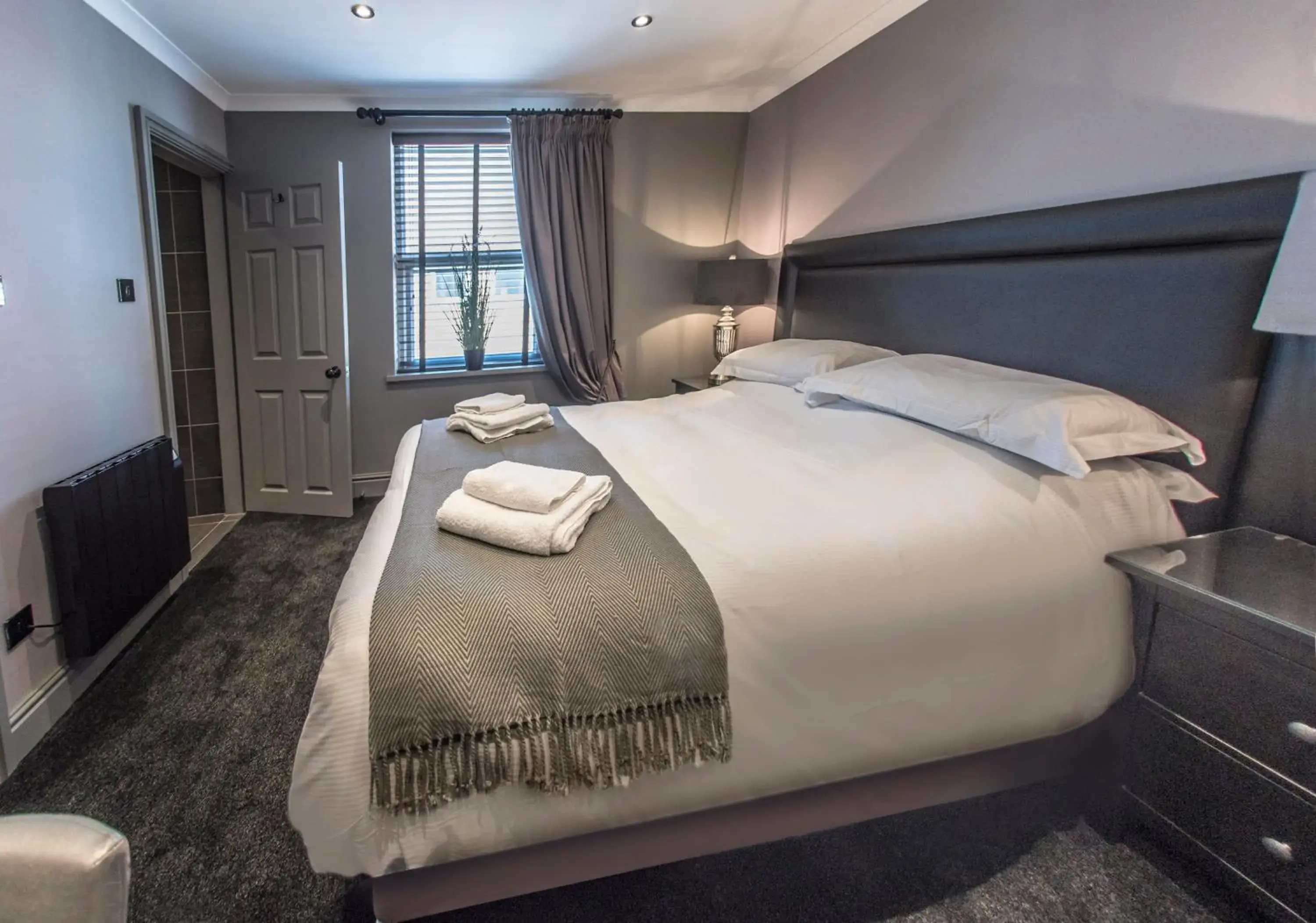 Bedroom, Bed in N'ista Boutique Rooms Birkdale, Southport Bedroom, Bed in N'ista Boutique Rooms Birkdale, Southport