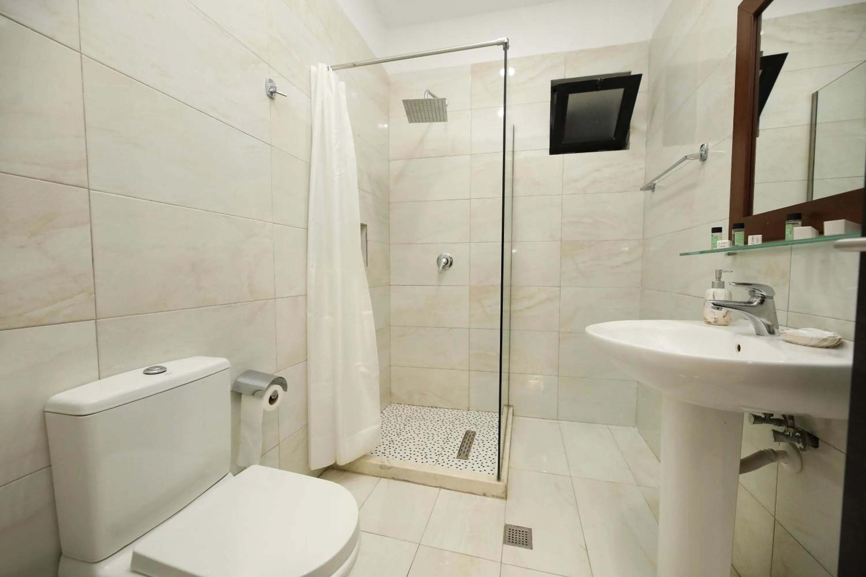 Shower in Hotel Salvadore