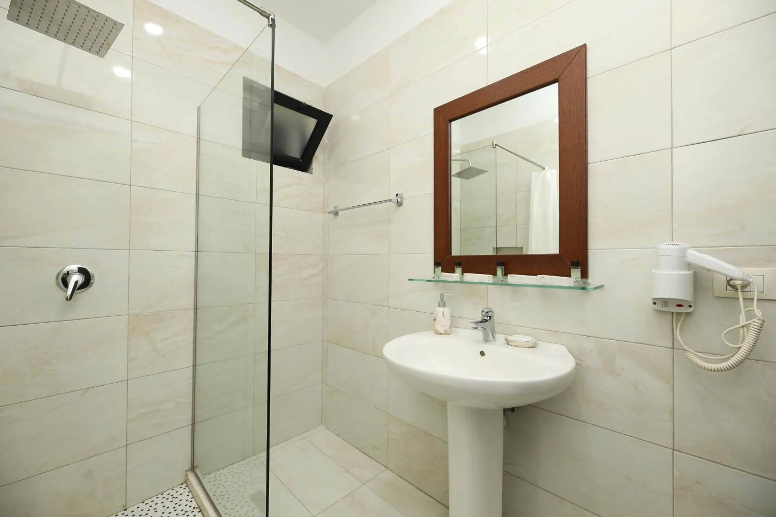 Shower in Hotel Salvadore