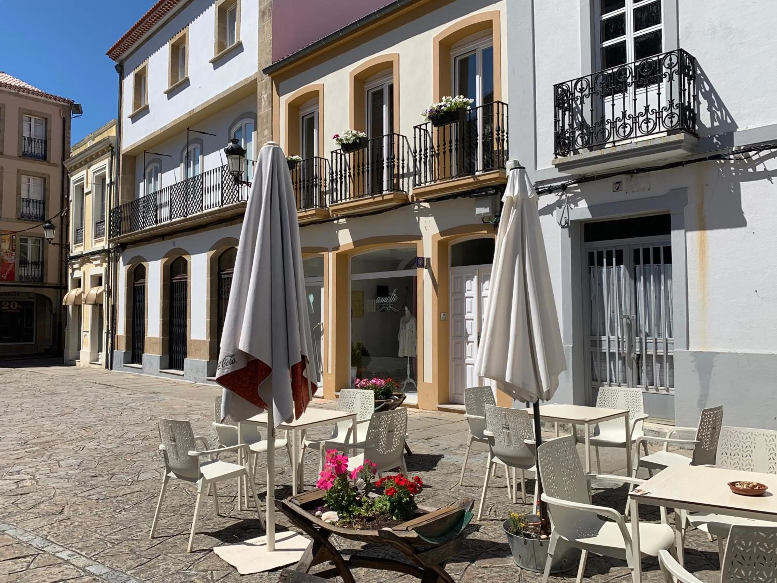 Property building in Apartamento Noia Centro Izqda