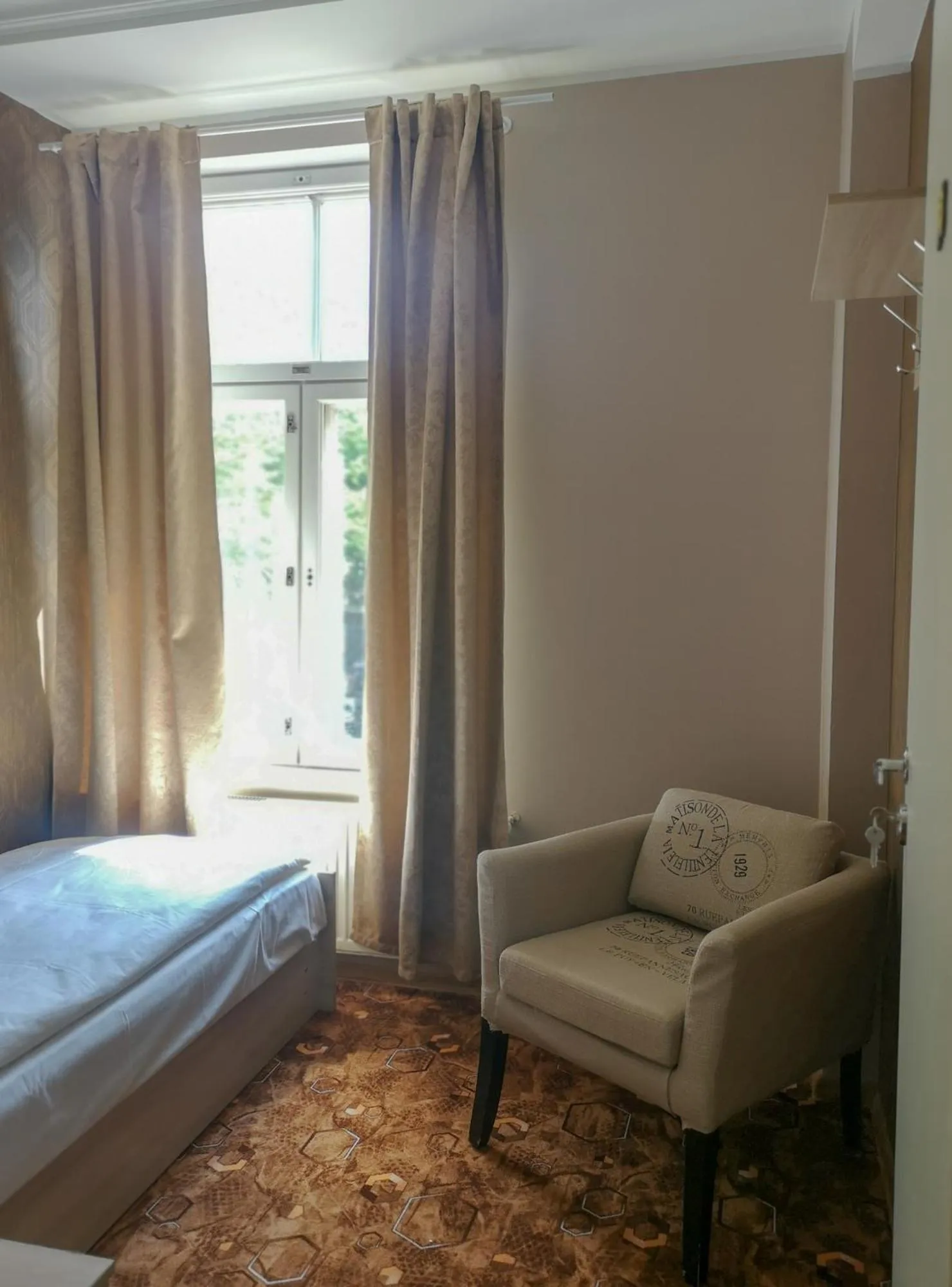 Photo of the whole room, Bed in Villa Kadriorg Hostel