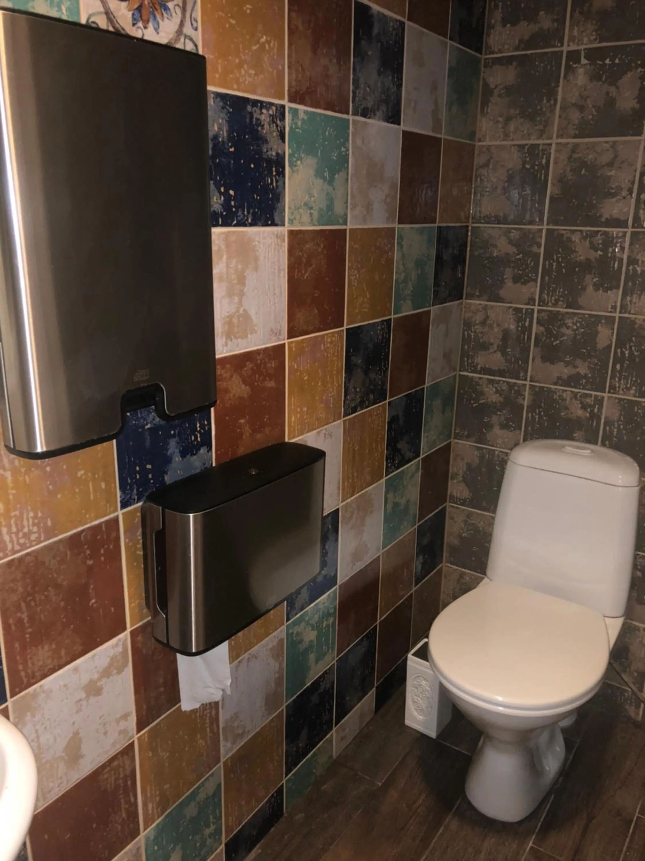 Toilet in Villa Kadriorg Hostel