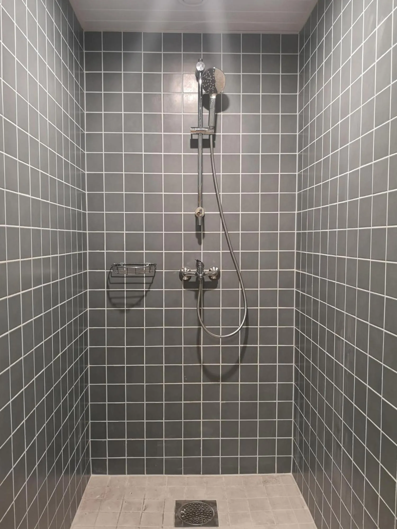 Shower in Villa Kadriorg Hostel