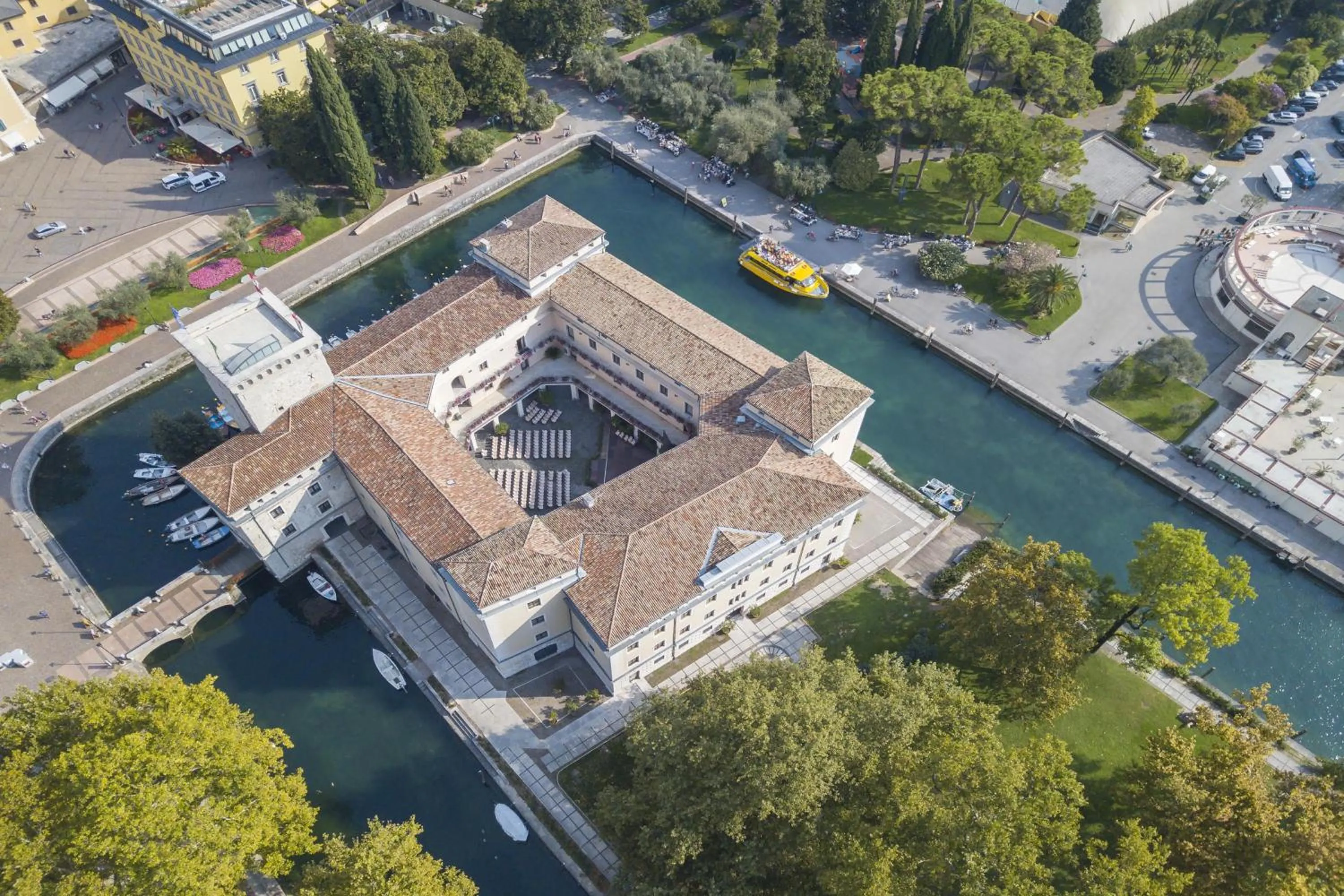 Other in Elegance Suite Isabella - Happy Rentals