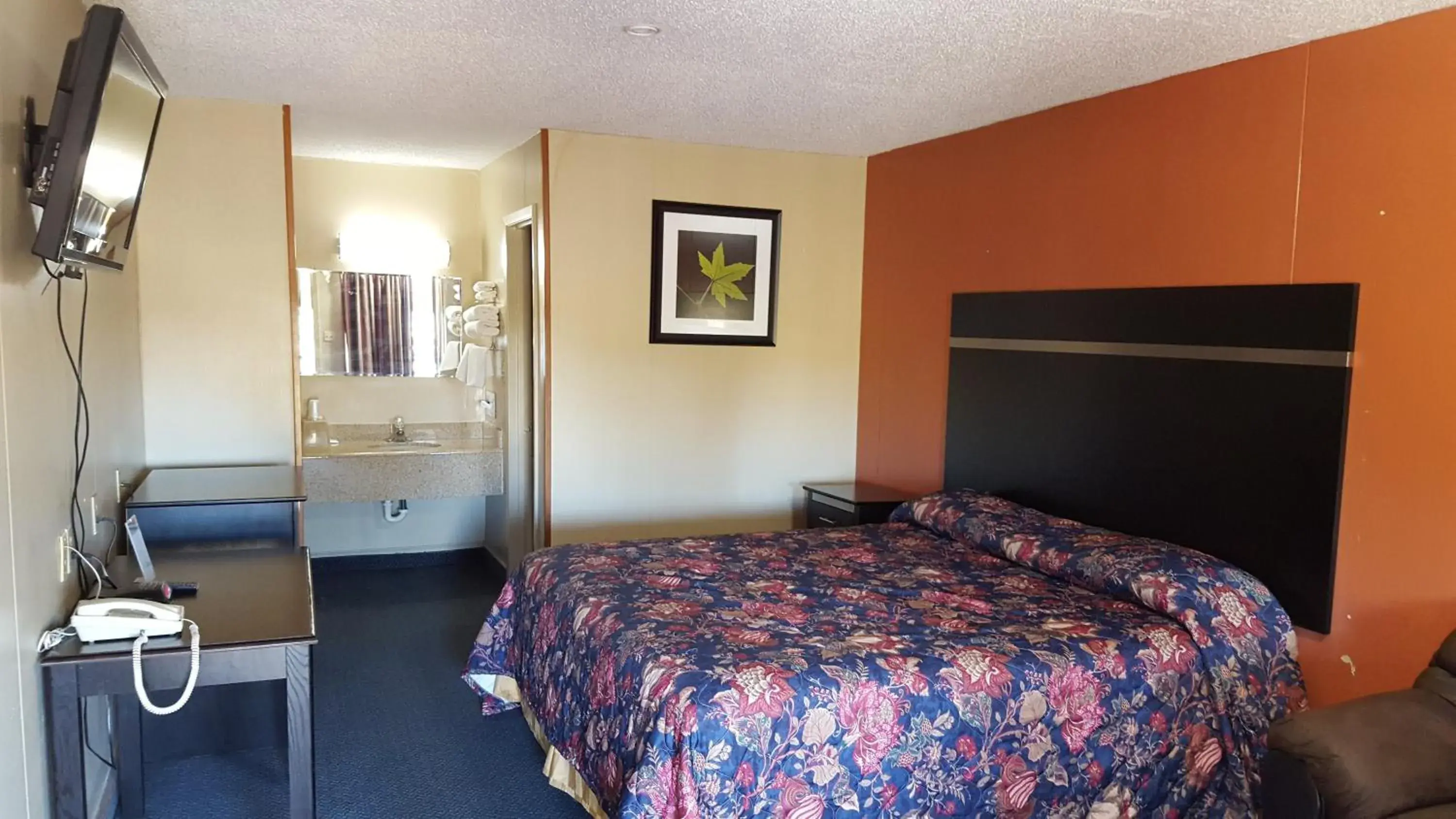 Bed in Carefree Inn Flatonia Bed in Carefree Inn Flatonia