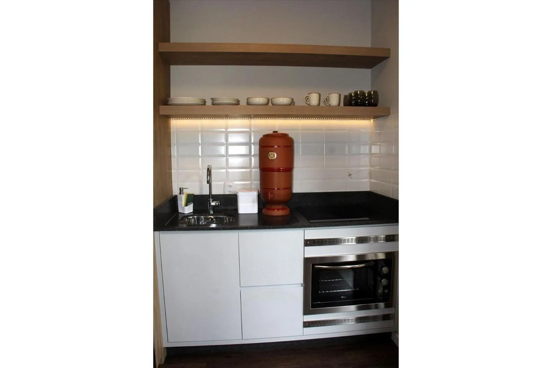 Kitchen or kitchenette in Saint Germain - Lagoa da Conceição