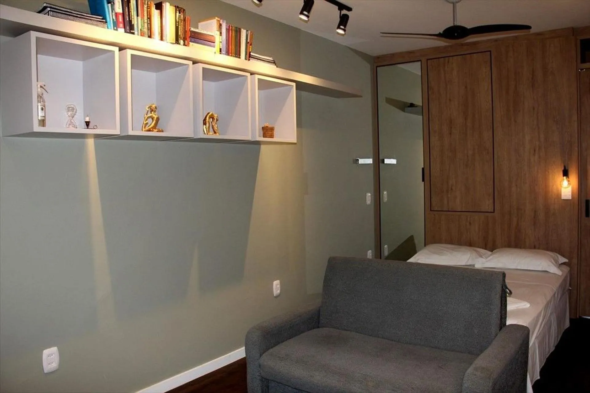 Photo of the whole room in Saint Germain - Lagoa da Conceição