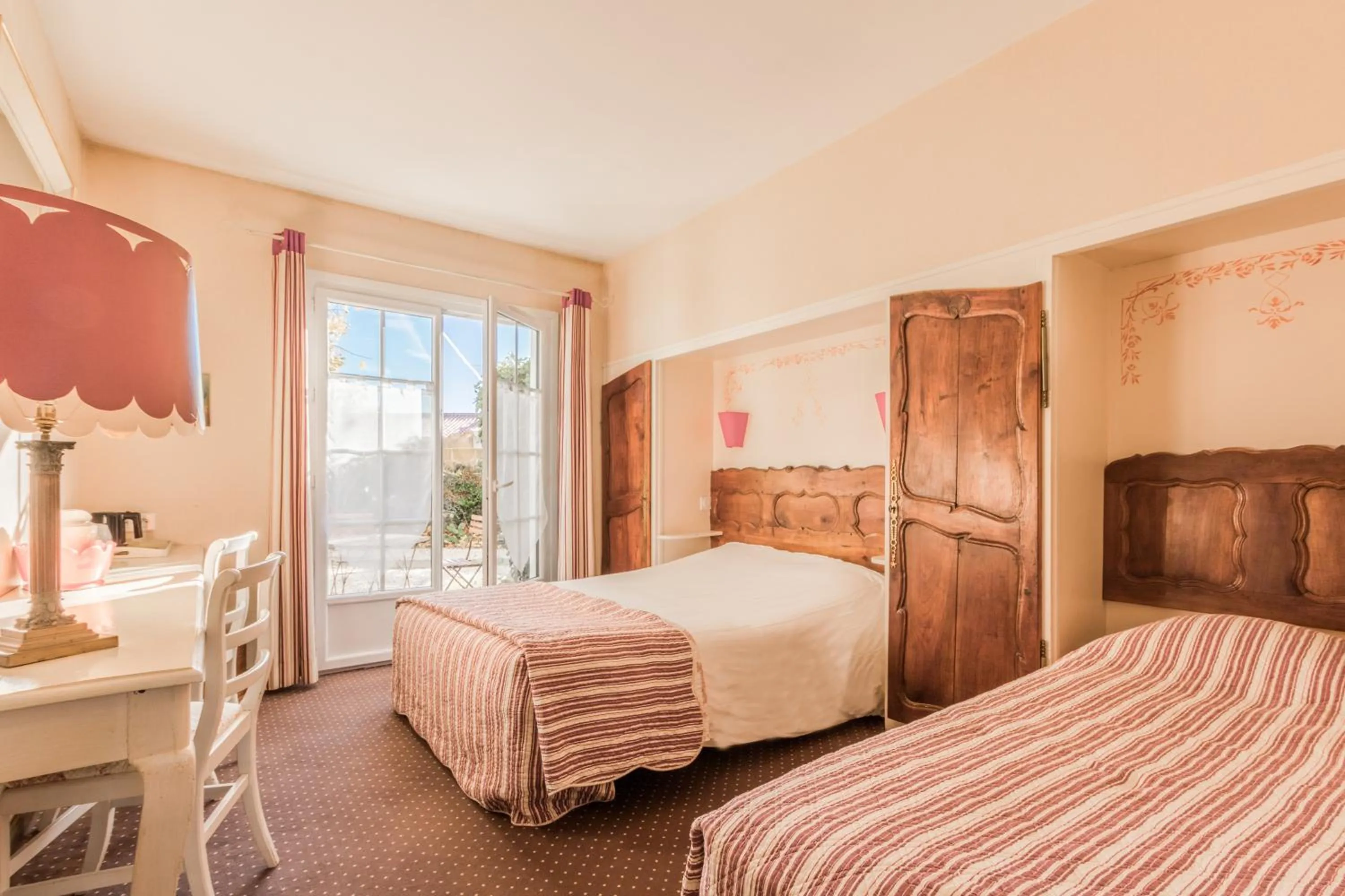 Family, Bed in Le Manoir de l'antiquité