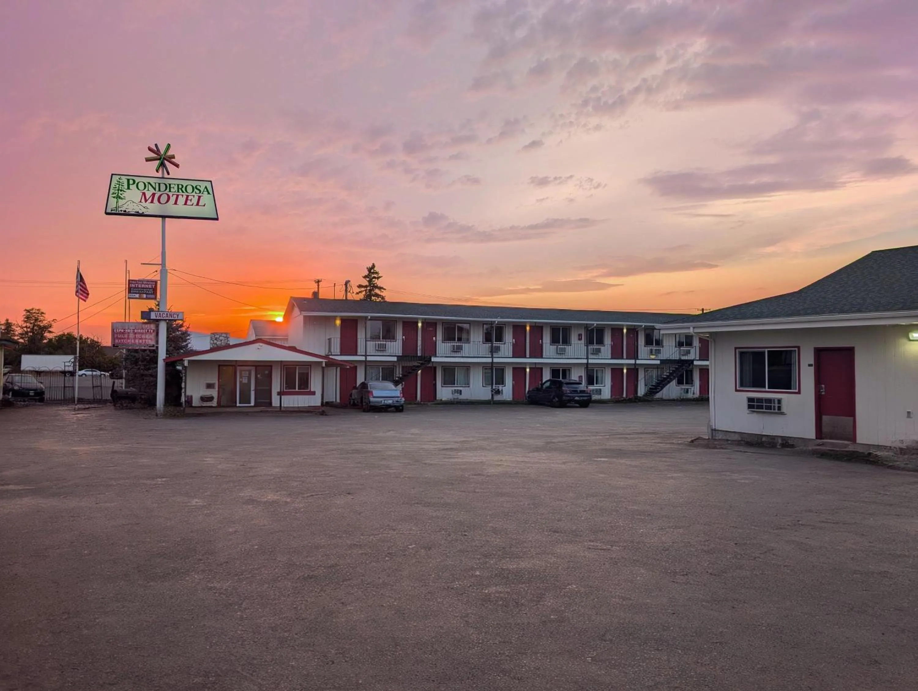 Ponderosa Motel