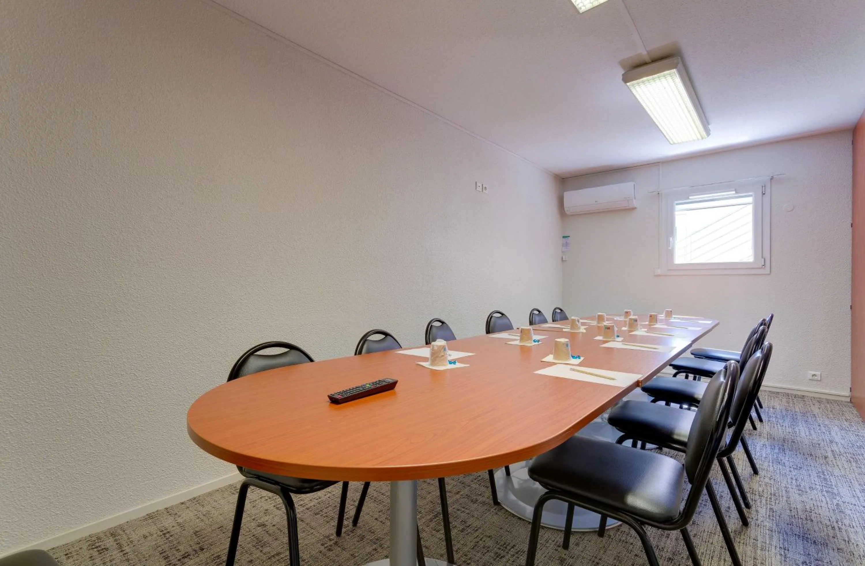 Meeting/conference room in Brit Hotel Reims La Pompelle