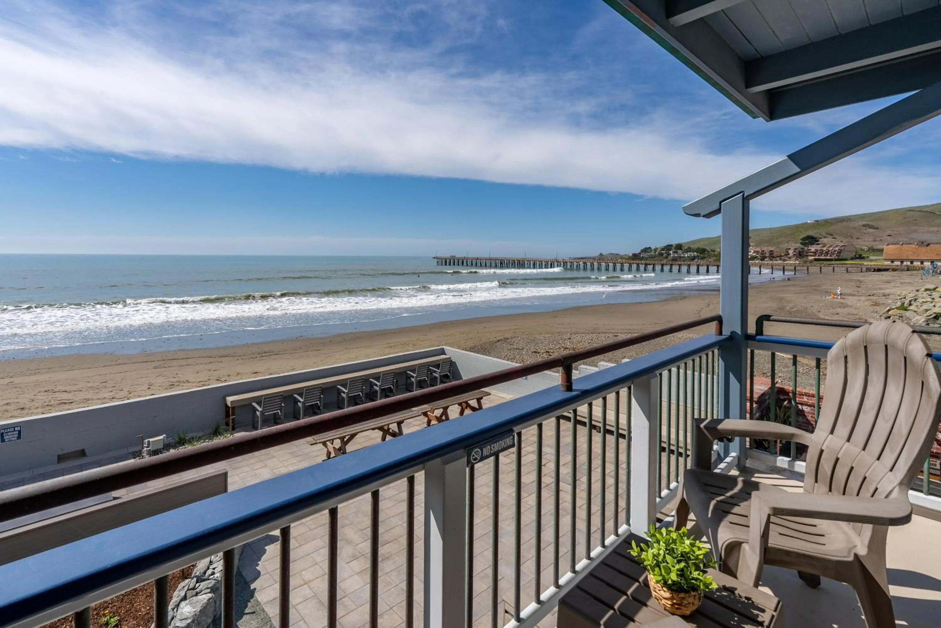 Balcony/Terrace in Shoreline Inn...on the beach