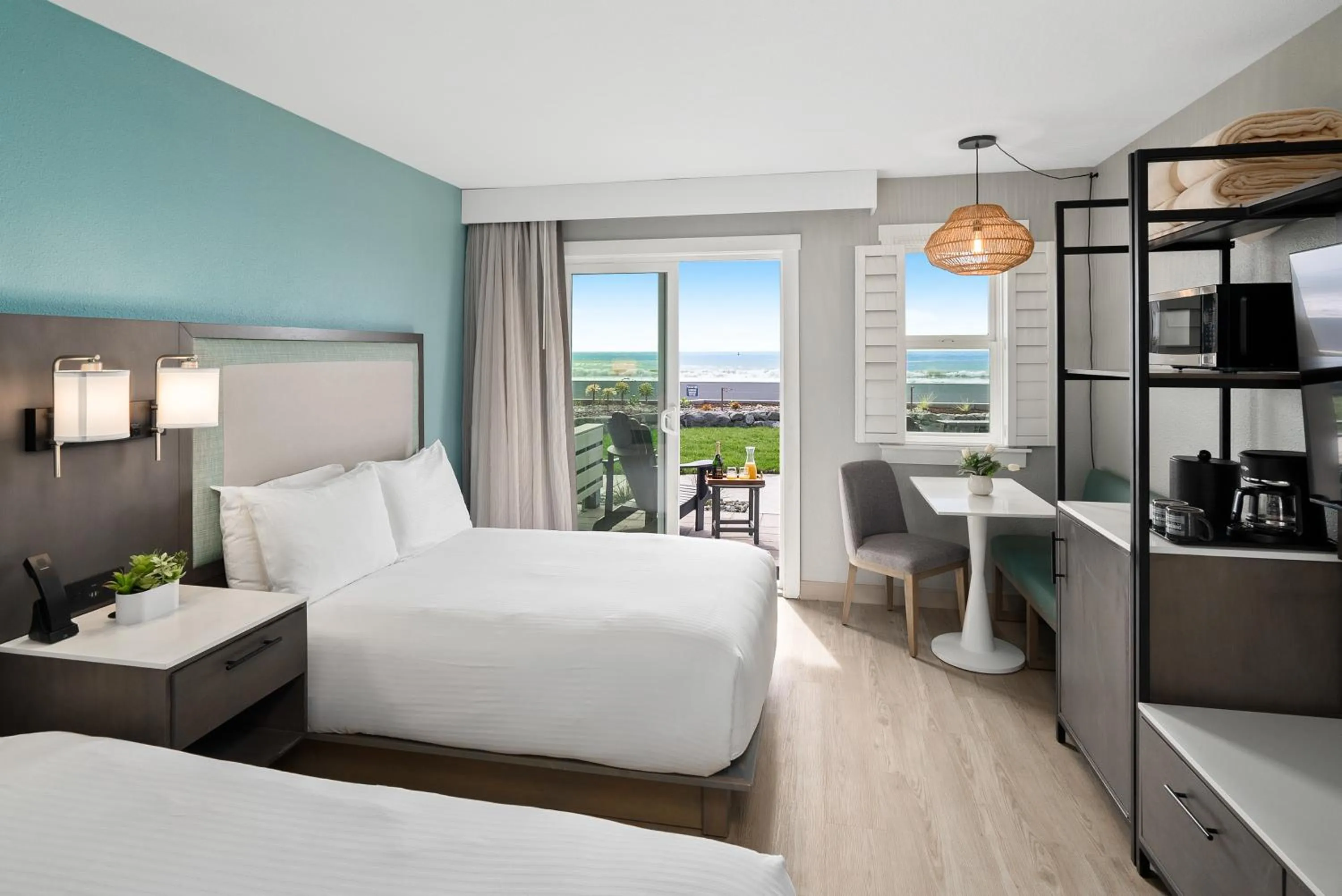 Bed in Shoreline Inn...on the beach