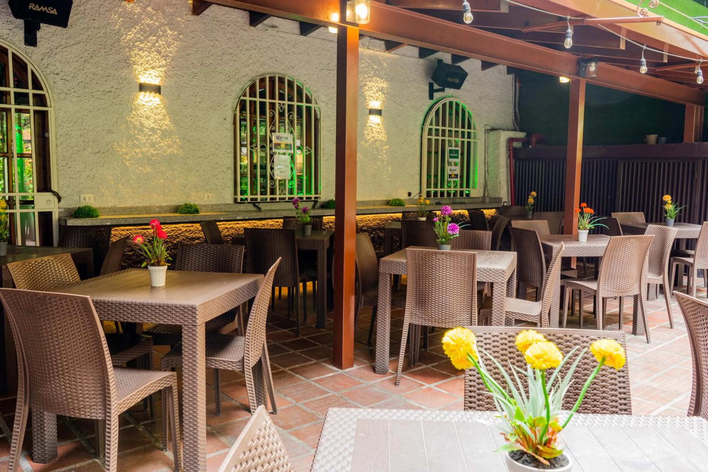 Restaurant/places to eat in Hotel El Arroyo
