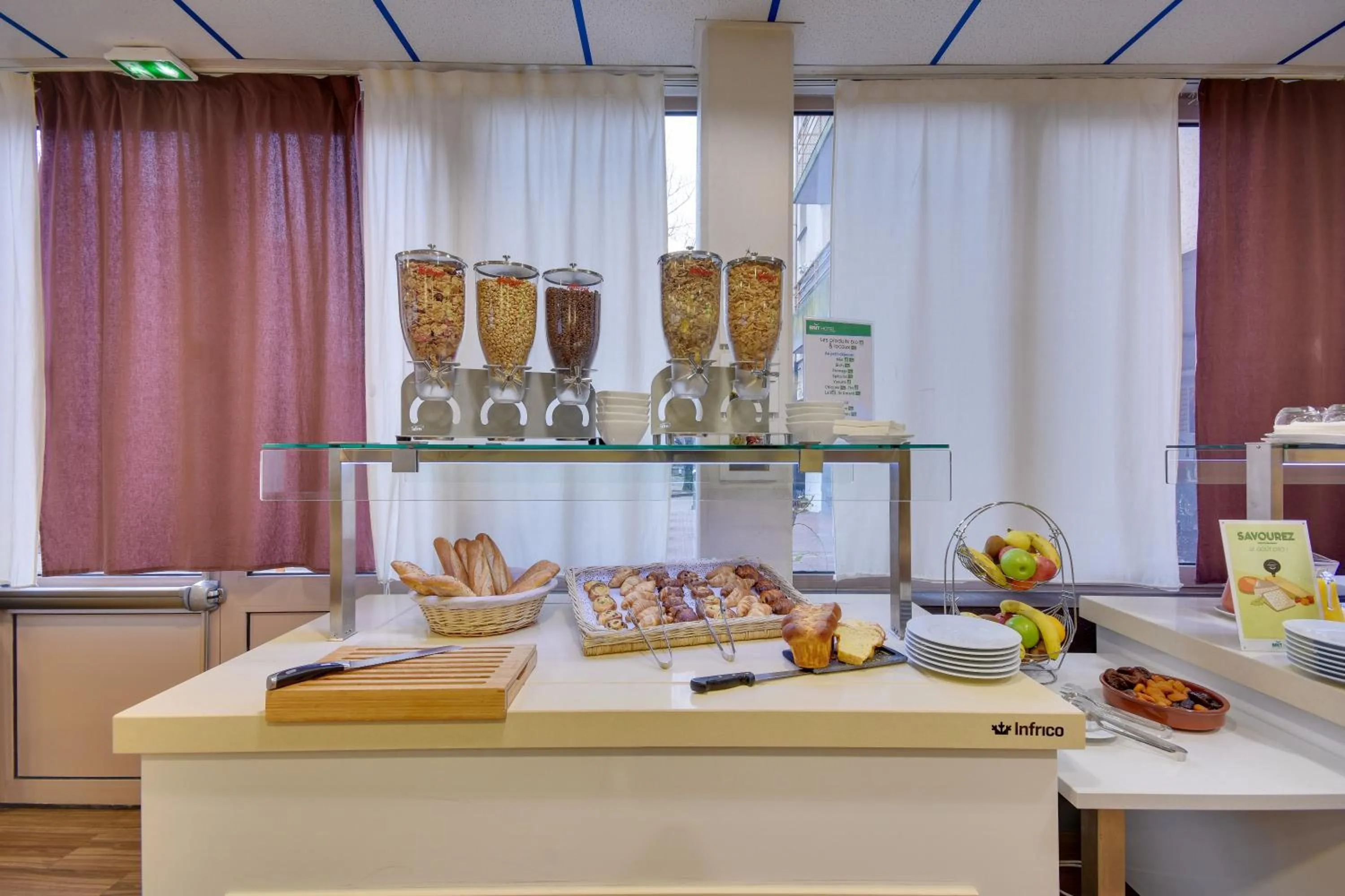 Food and drinks in Brit Hotel Lille Centre