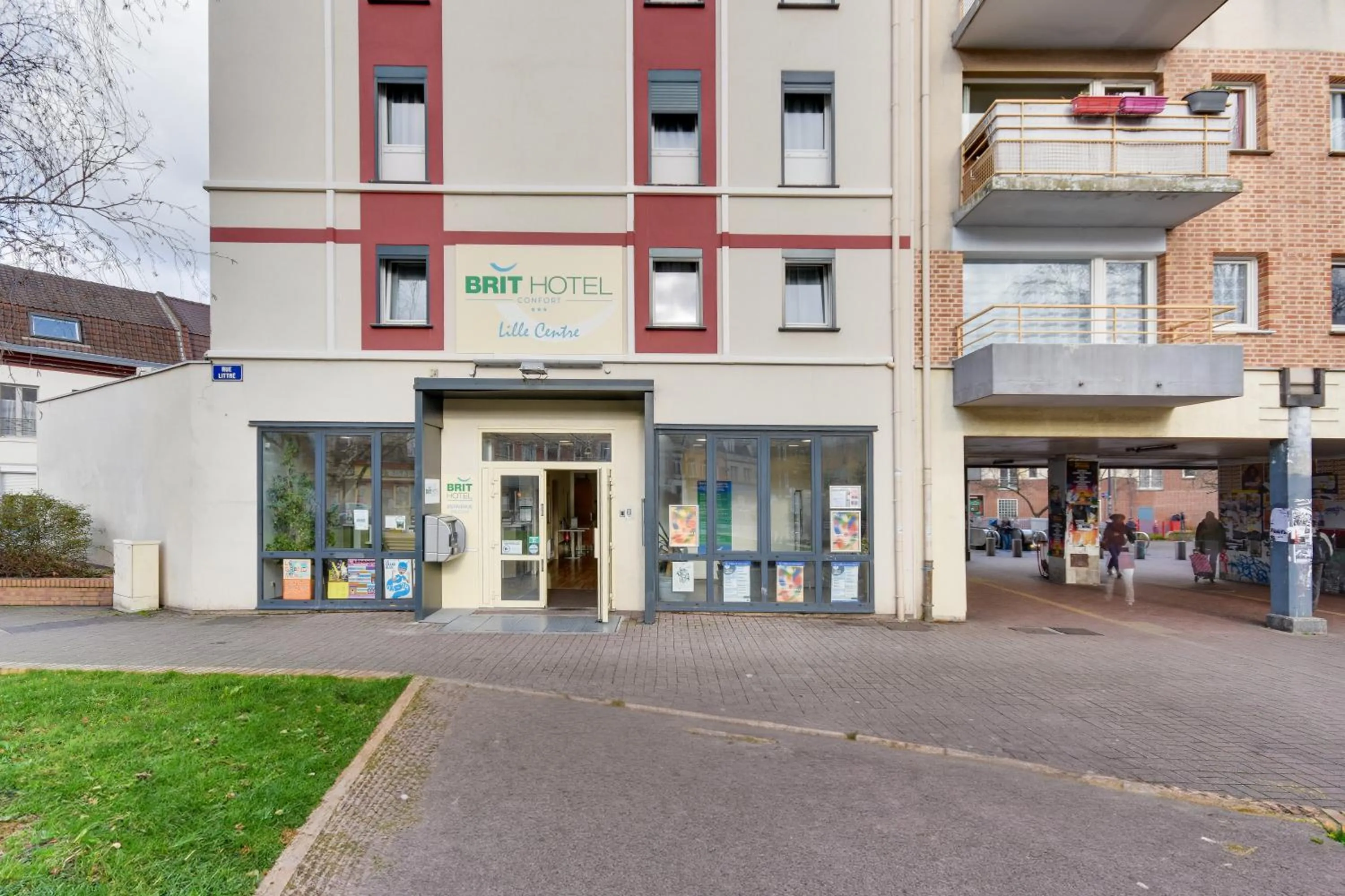 Property building in Brit Hotel Lille Centre