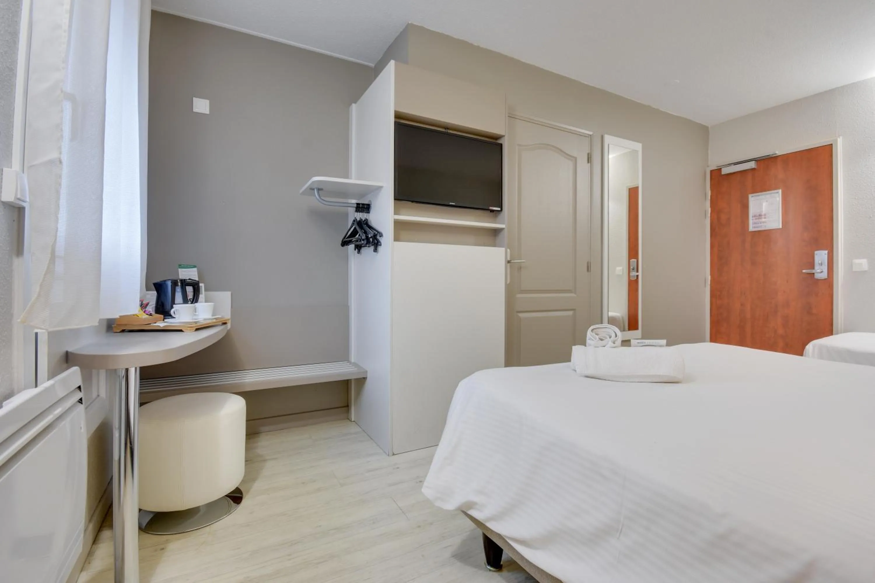 Bedroom, Bed in Brit Hotel Lille Centre