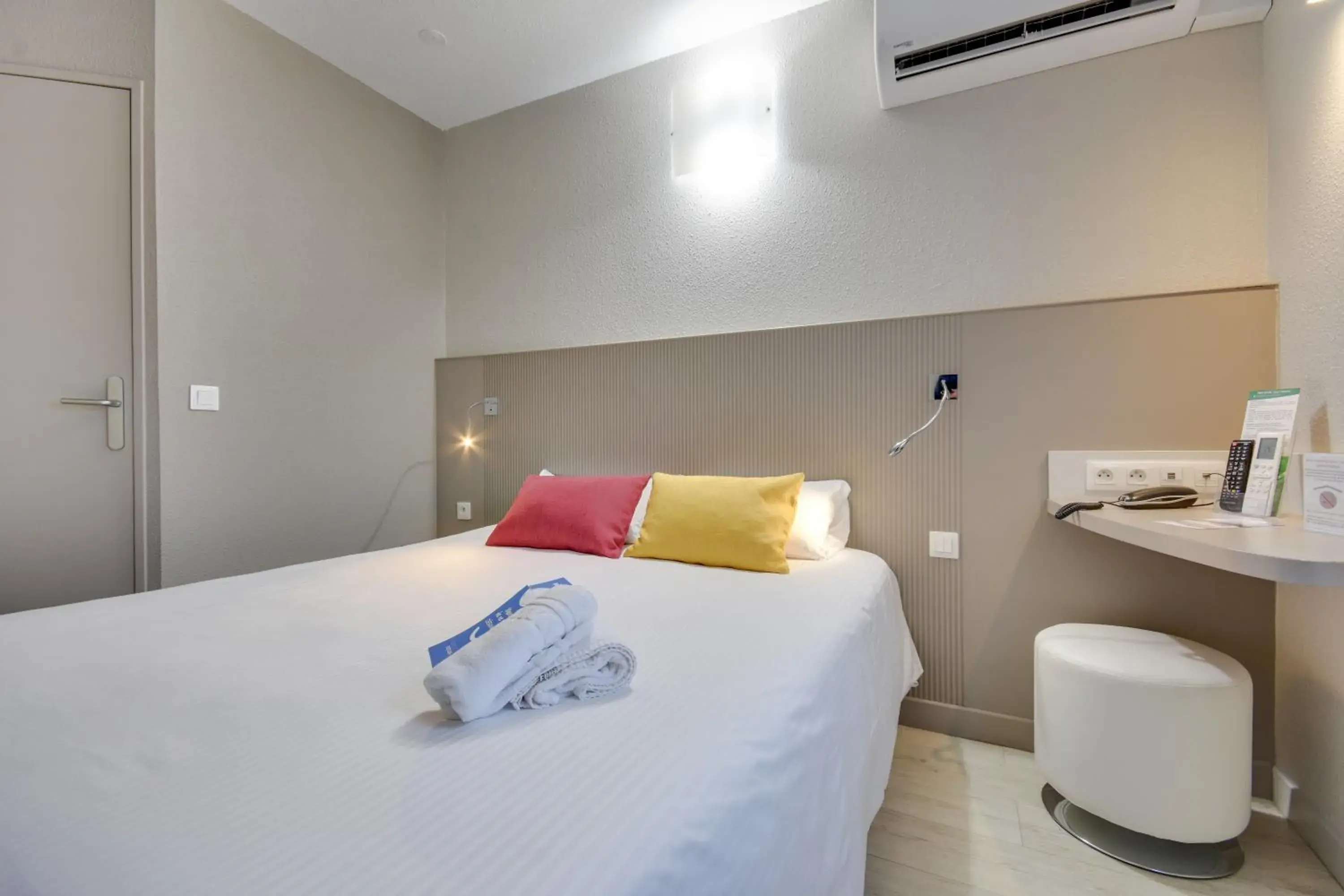 Double Room in Brit Hotel Lille Centre Double Room in Brit Hotel Lille Centre