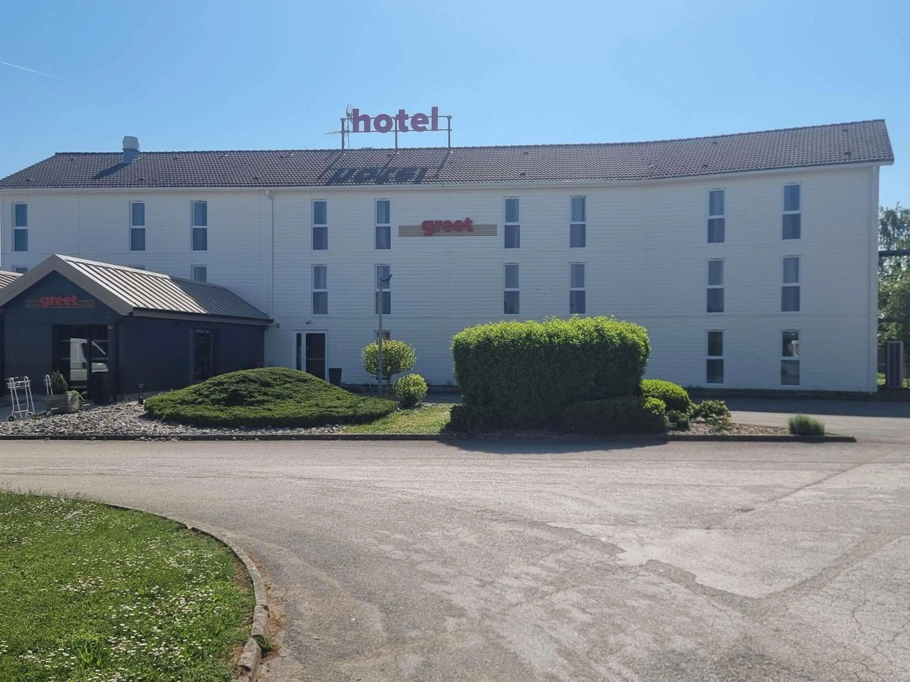Property building in Greet Hôtel Dijon Sud Longvic