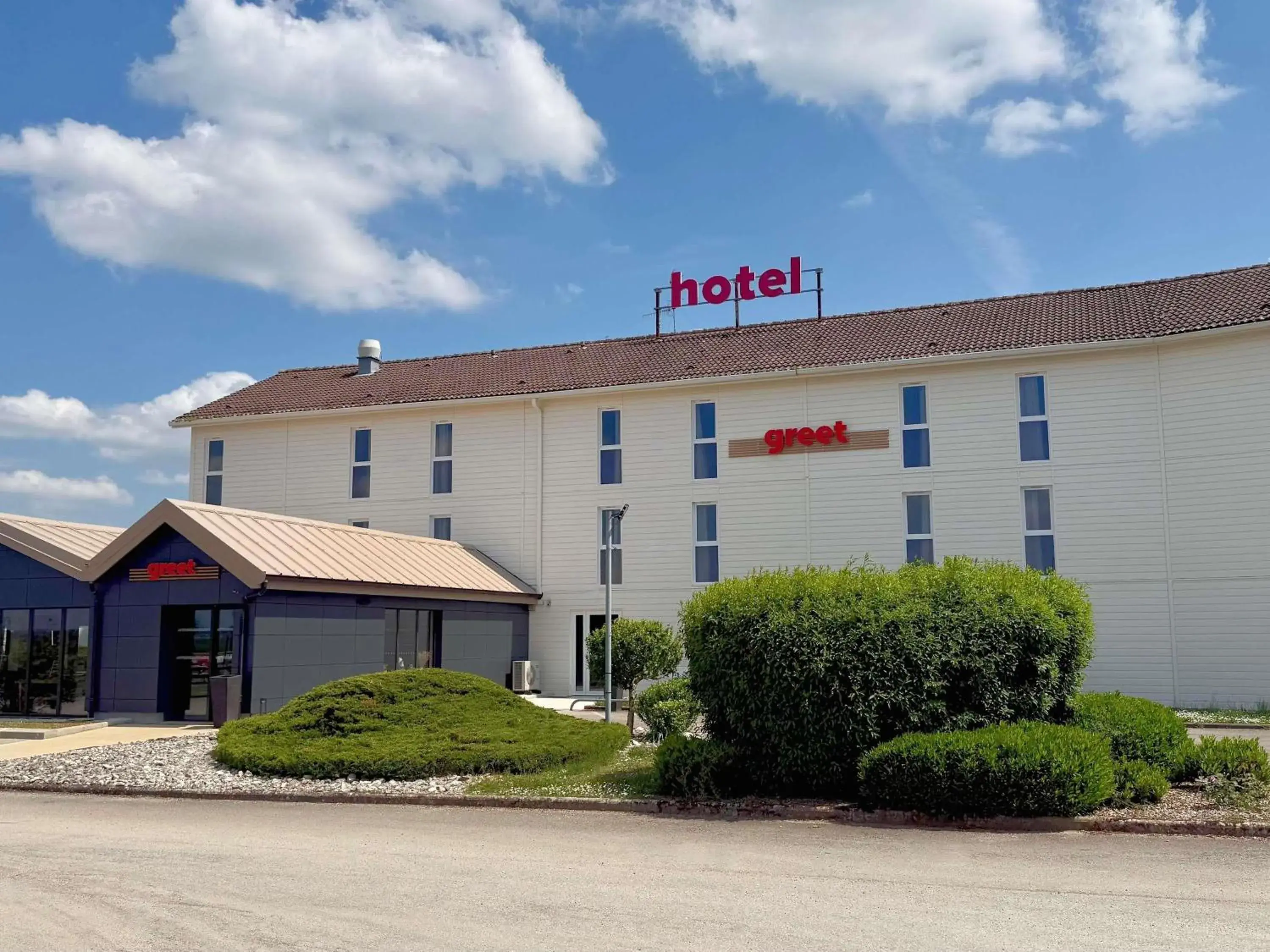 Property building in Greet Hôtel Dijon Sud Longvic Property building in Greet Hôtel Dijon Sud Longvic