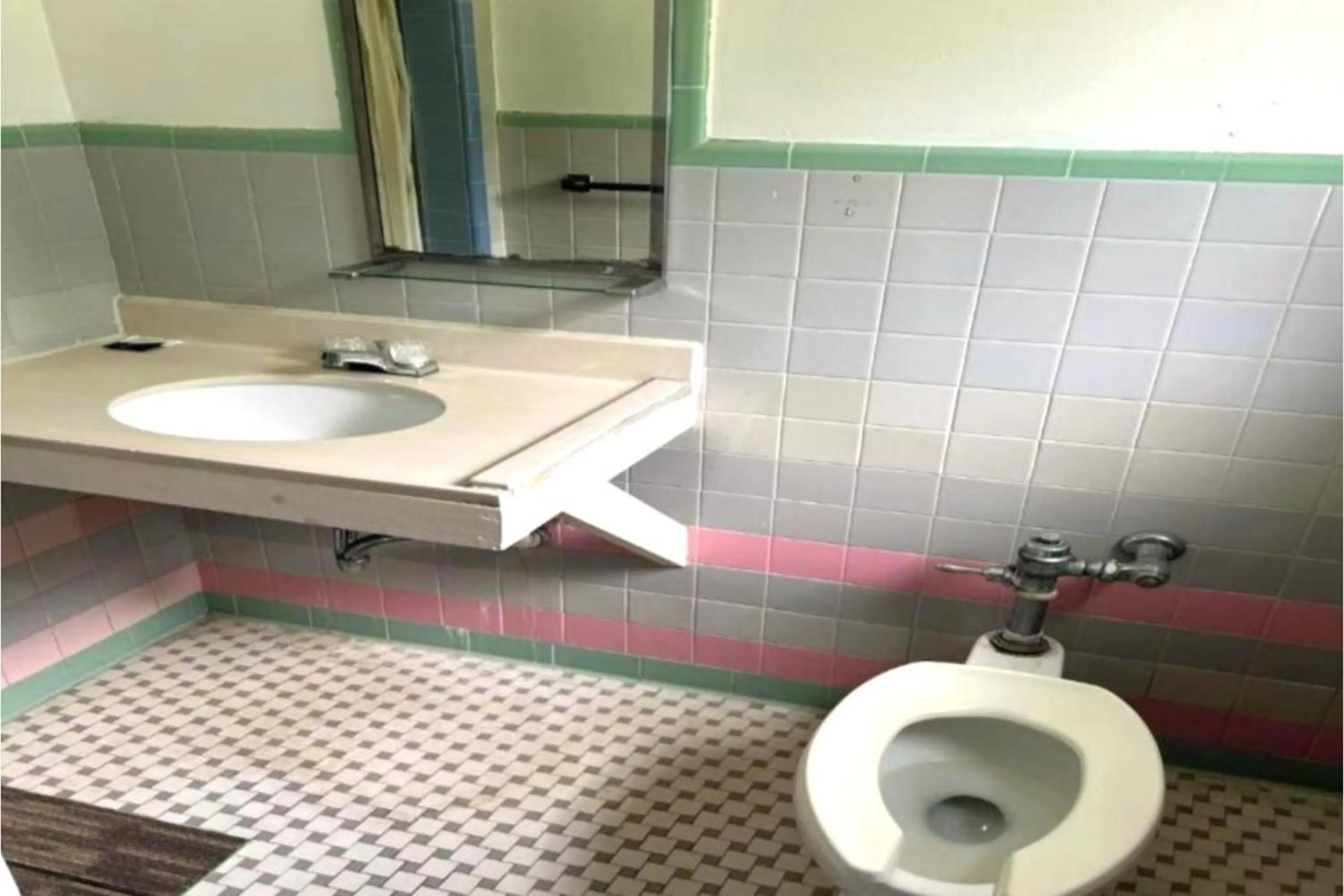 Bathroom in Hospitality Inn