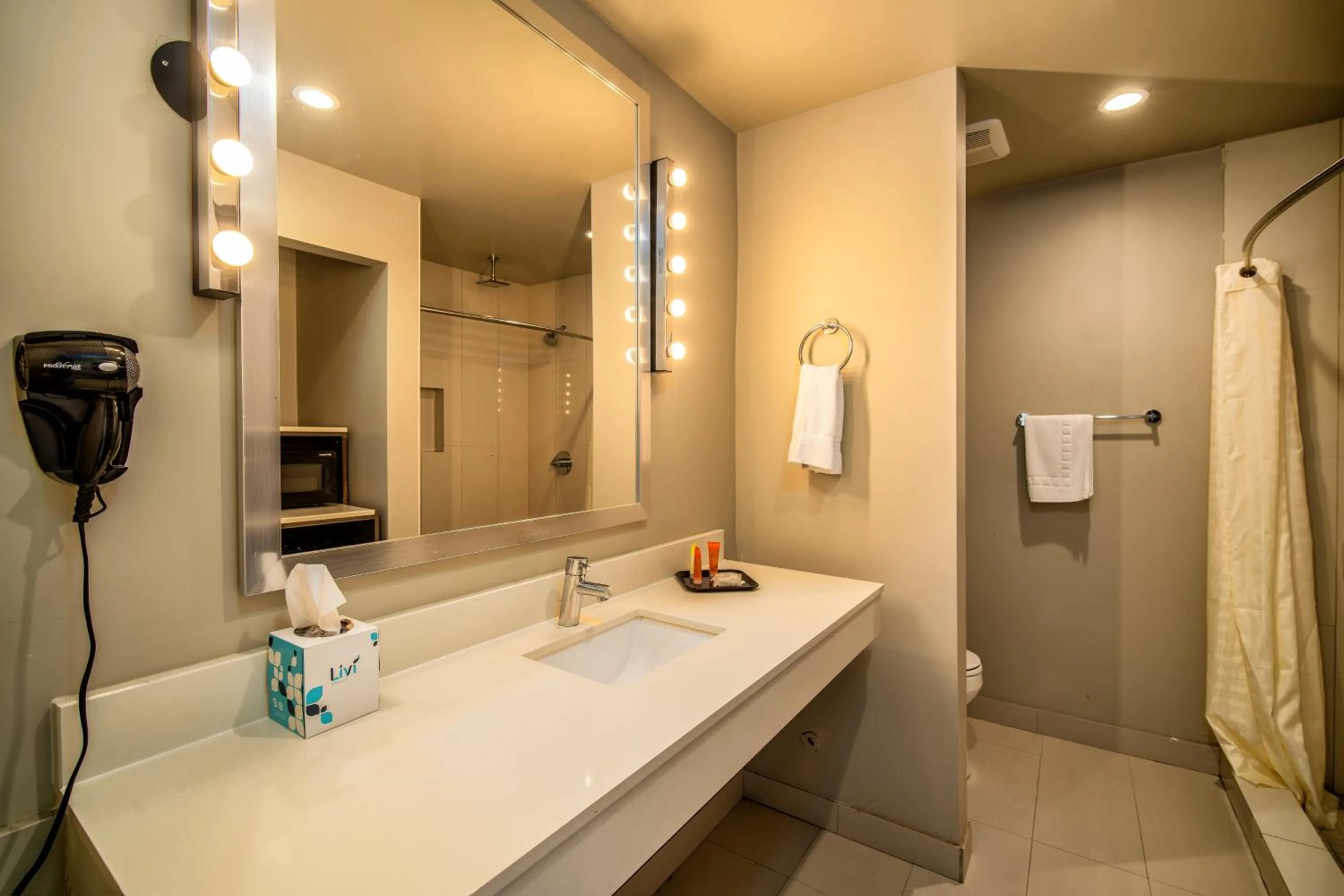 Shower in Crescent Bay Inn