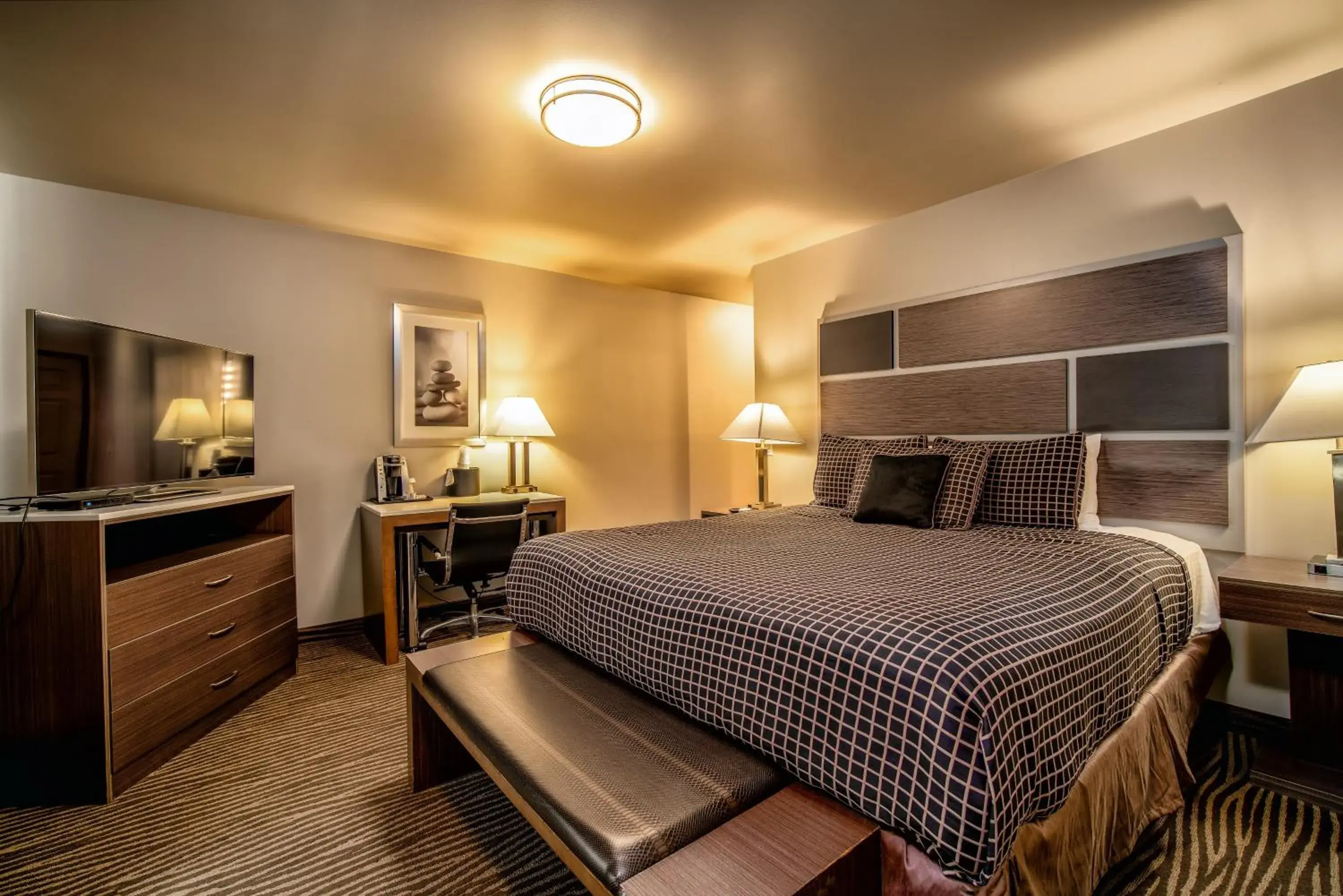 Bedroom, Bed in Crescent Bay Inn Bedroom, Bed in Crescent Bay Inn