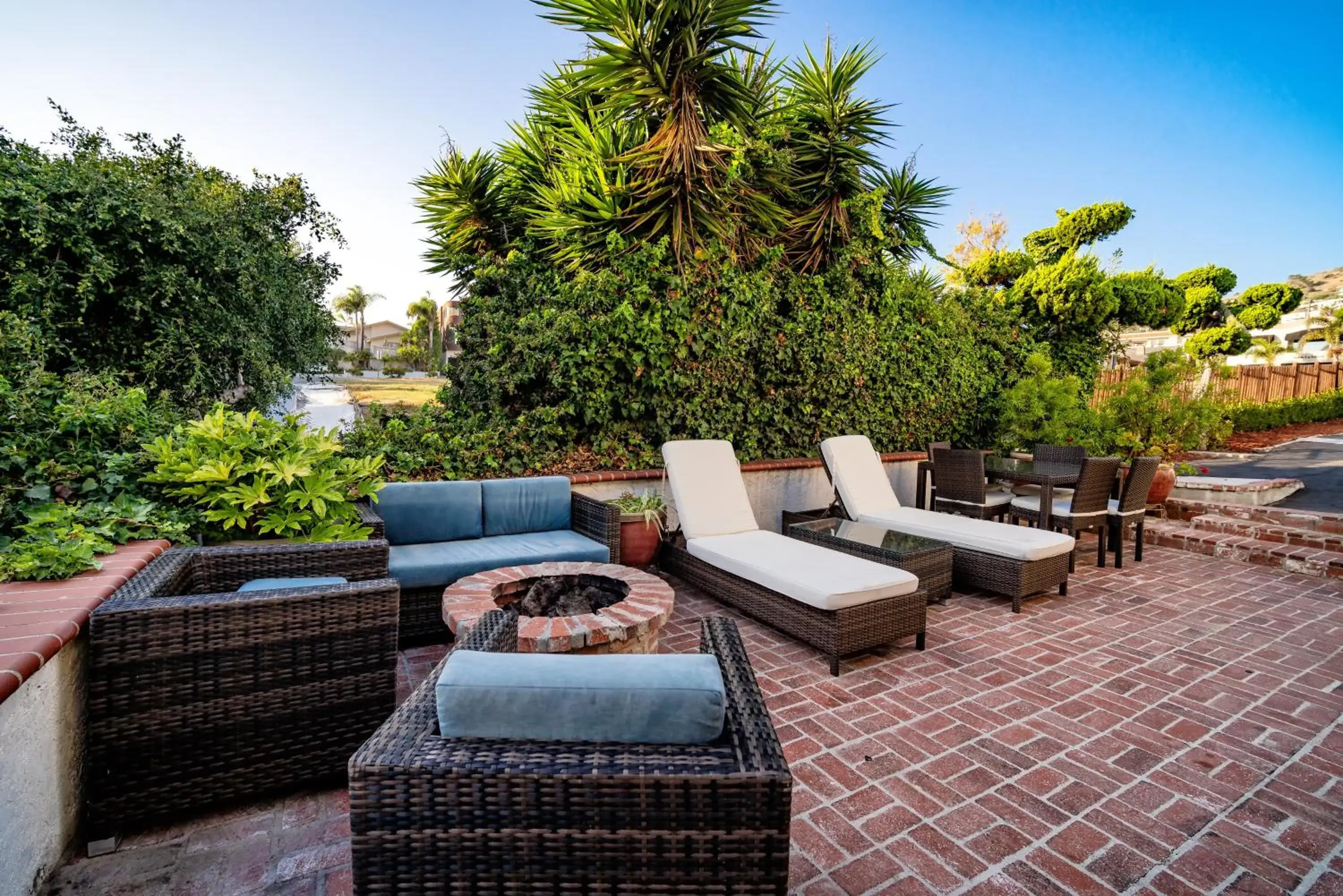 Property building in Crescent Bay Inn Property building in Crescent Bay Inn