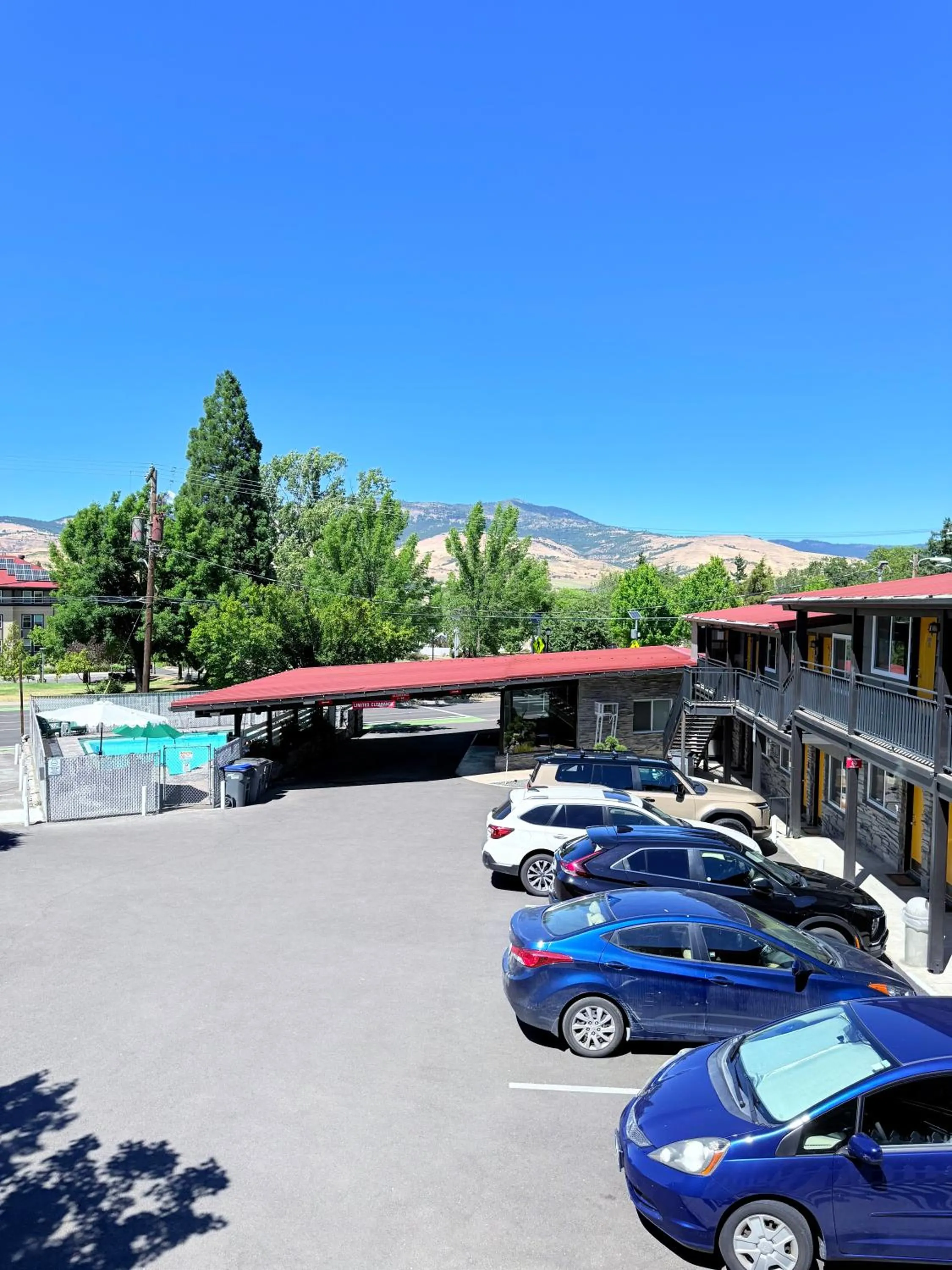 Parking in Timbers INN and Suites