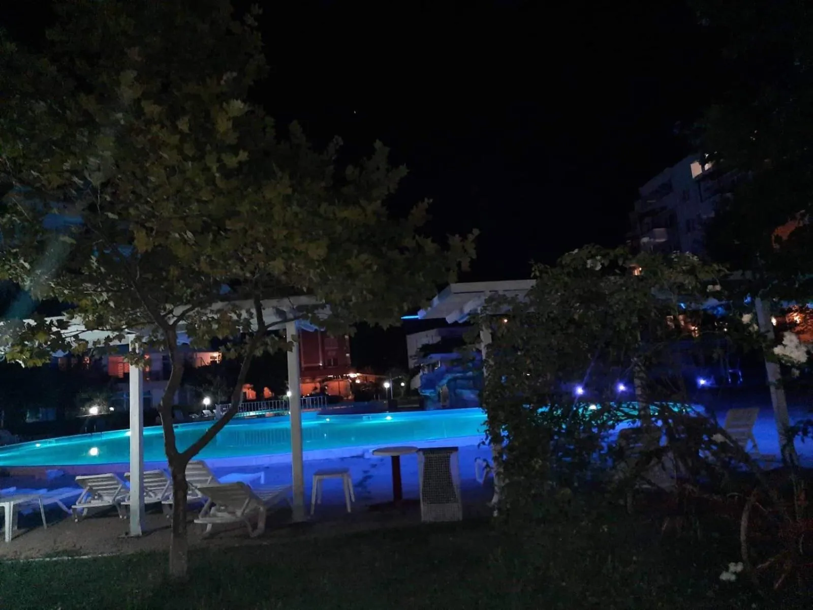 Apartment in Sunny beach, Complex Sun Village, 80 qm, 2 bedrooms & living room near to the beach, SWIMMING POOL, garden