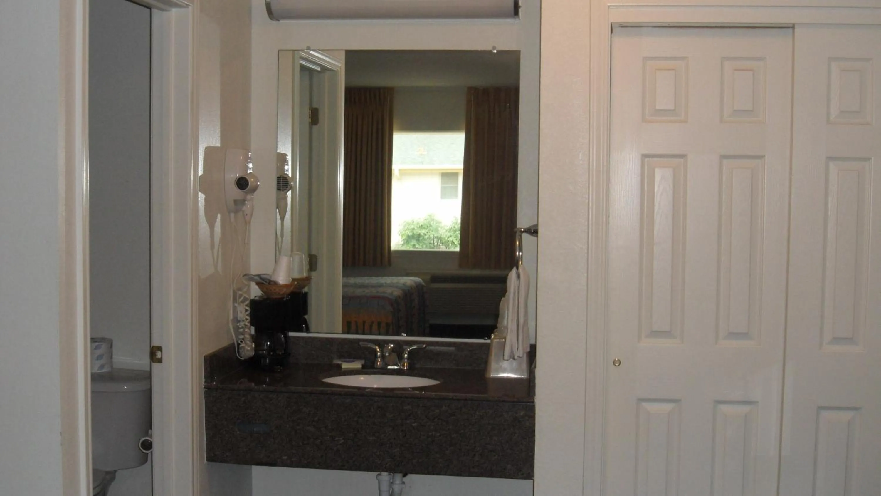 Bathroom in Deluxe Inn Palacios