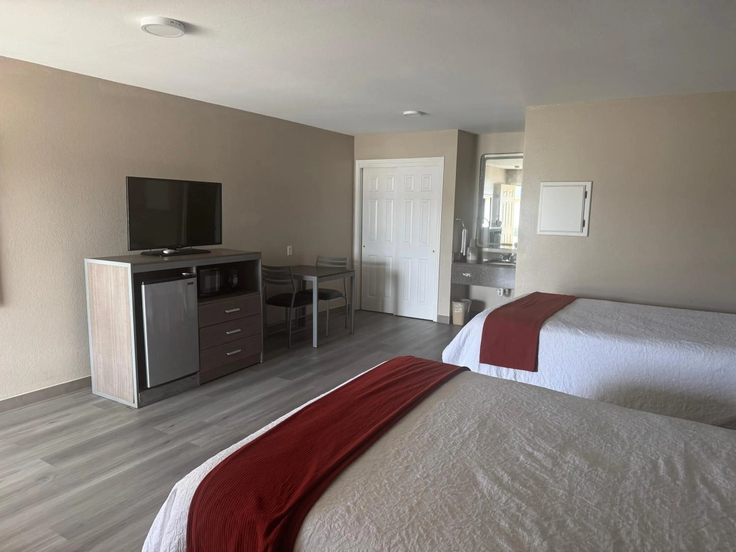 Bed in Deluxe Inn Palacios