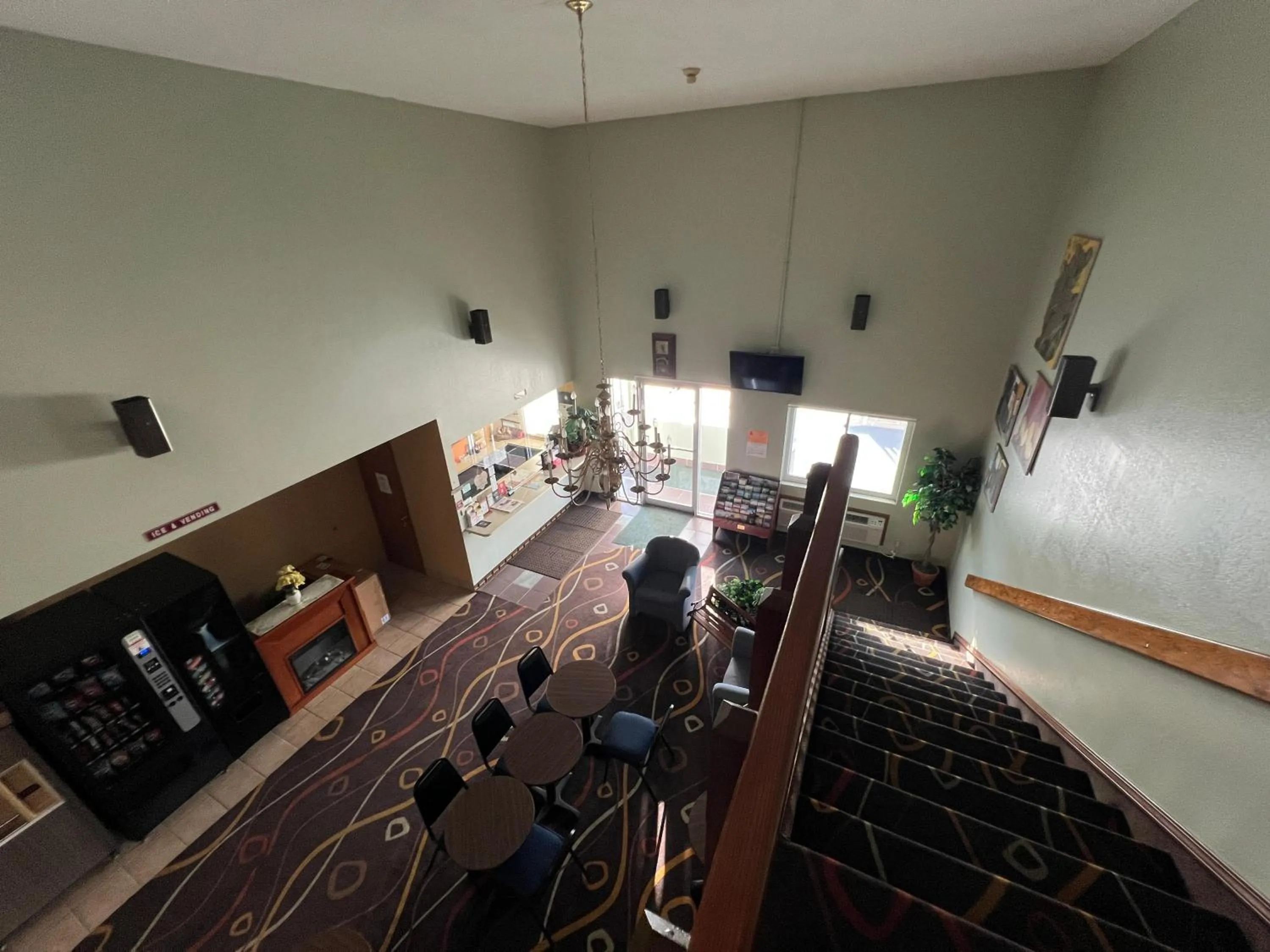 Seating area in Deluxe Inn Capital O Nebraska City I 29