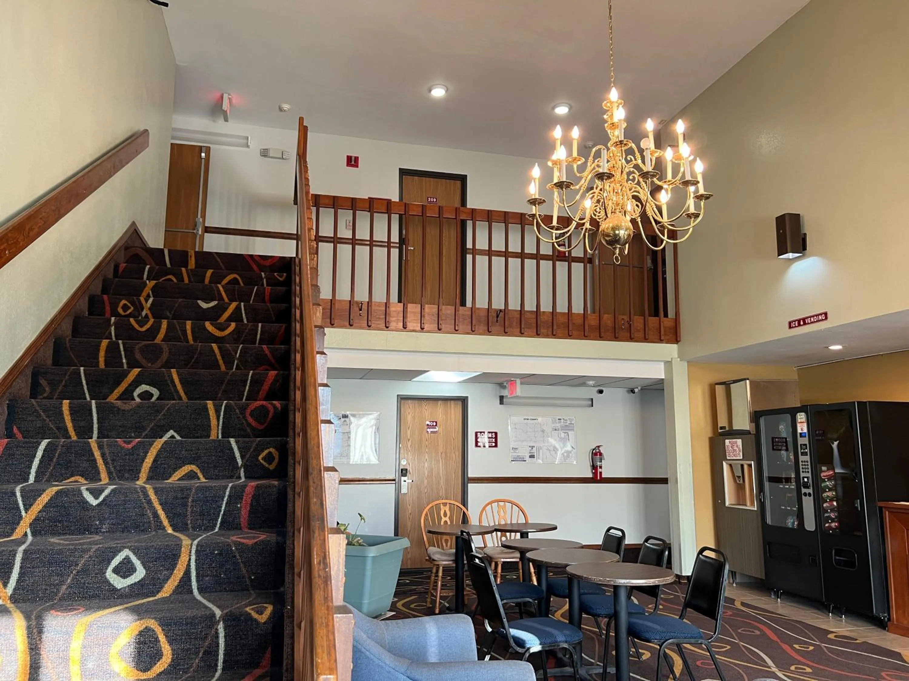 Seating area in Deluxe Inn Capital O Nebraska City I 29