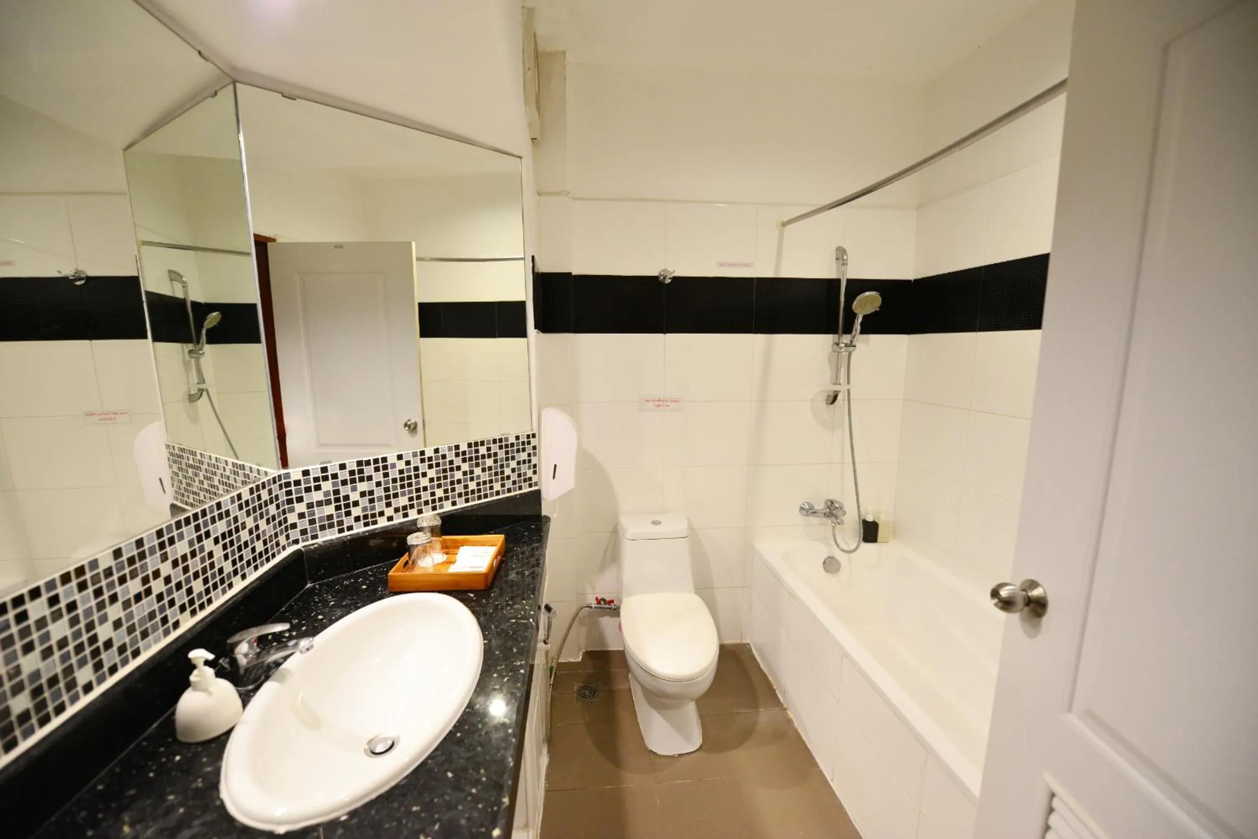 Thongsomboon Club Hotel