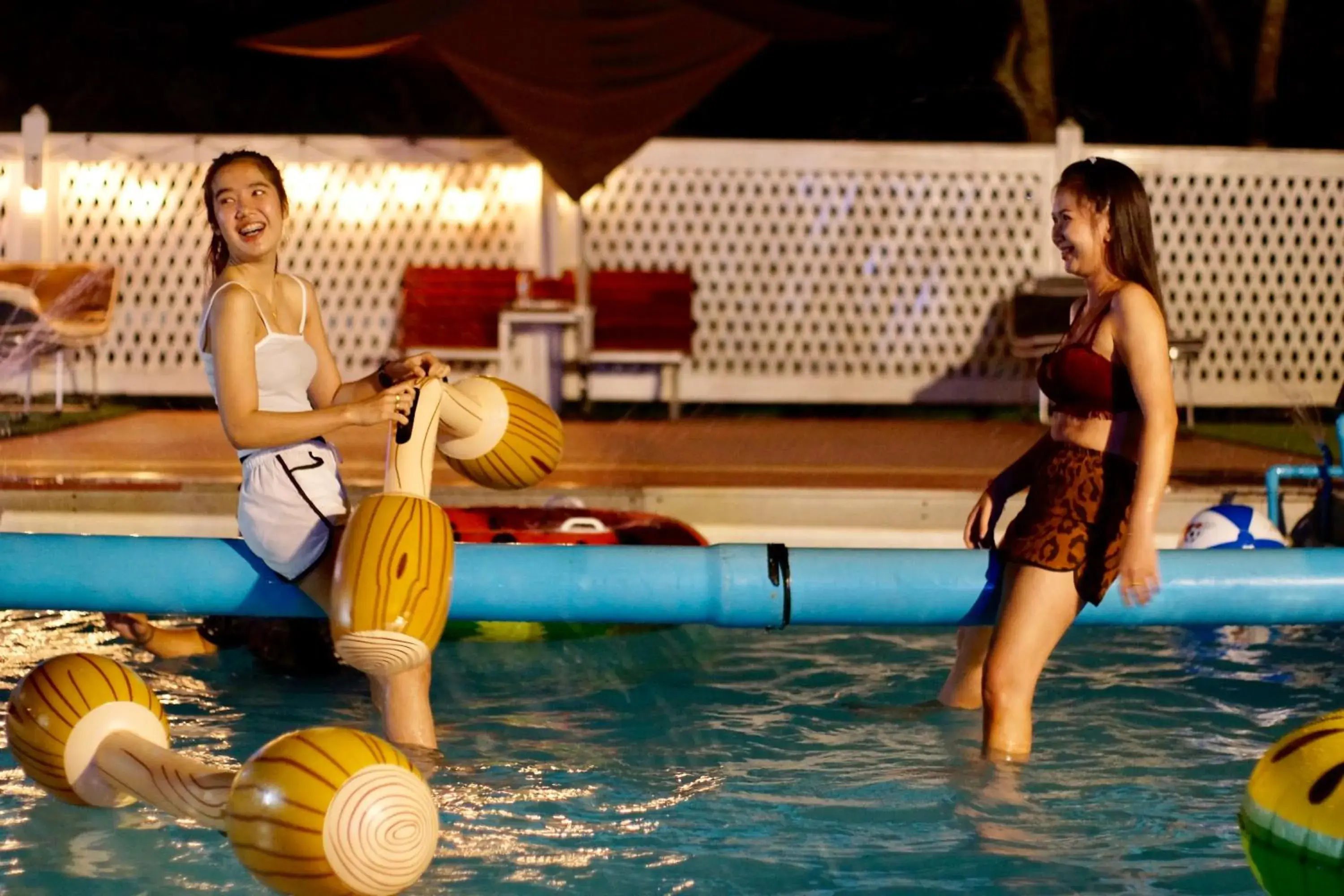 Swimming pool in Thongsomboon Club Hotel Swimming pool in Thongsomboon Club Hotel