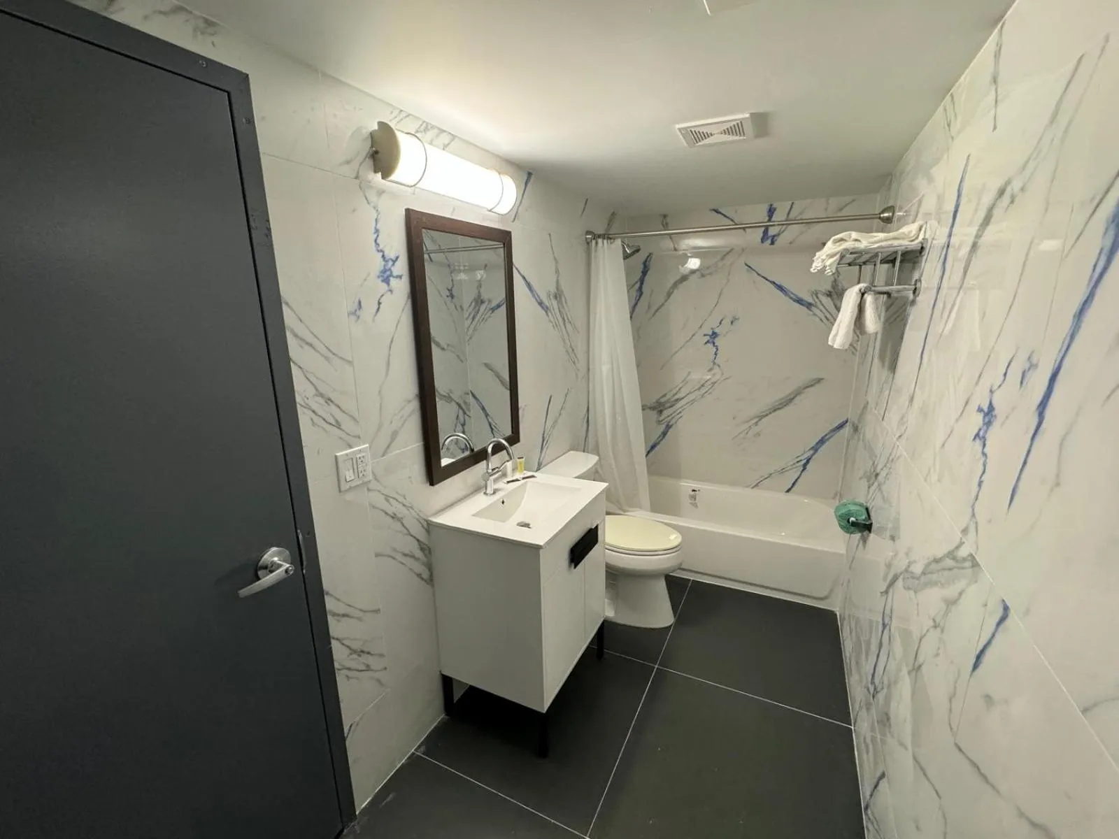 Bathroom in Essence Express Elizabeth EWR Airport