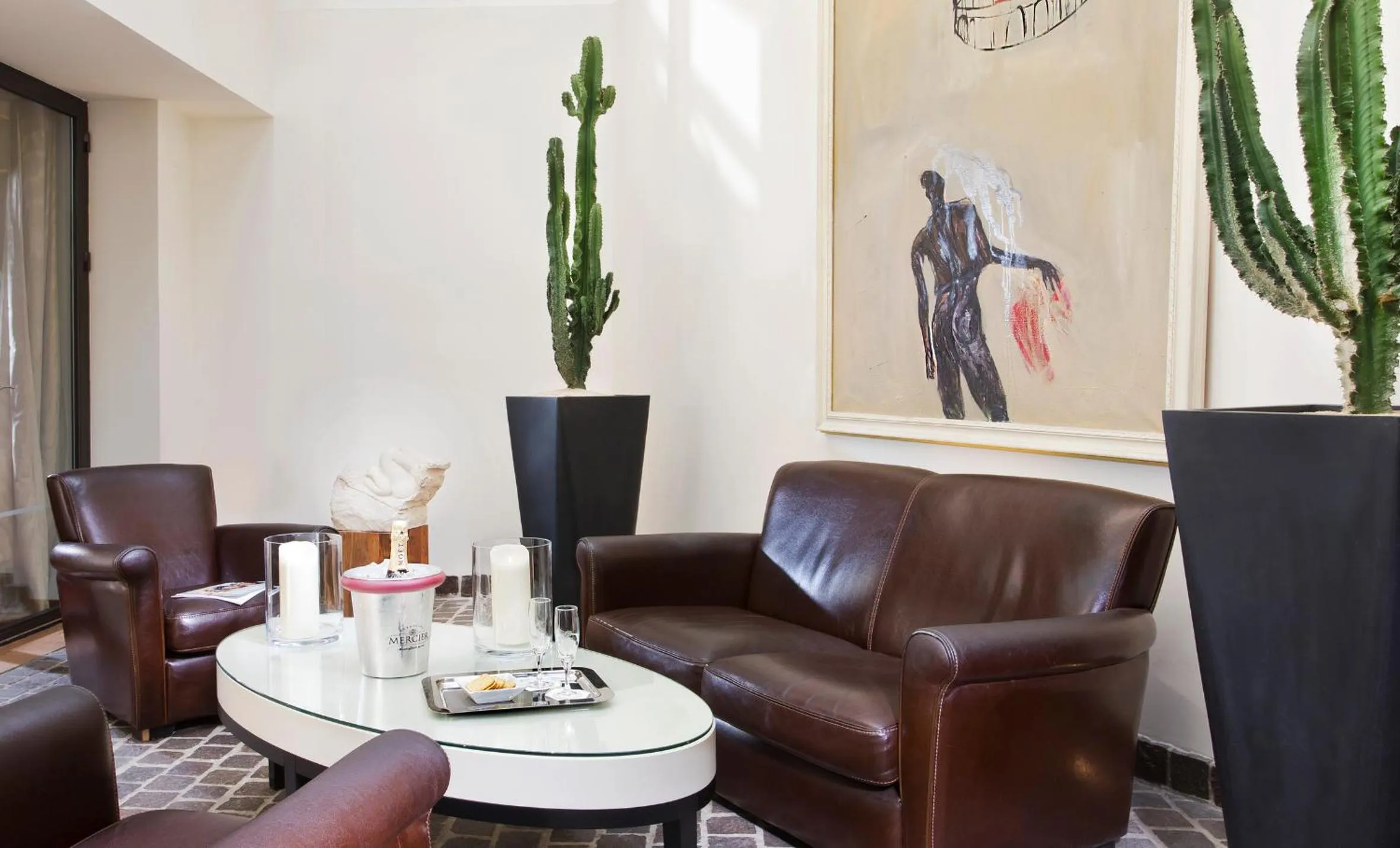 Lounge or bar in Hôtel Le Colisée