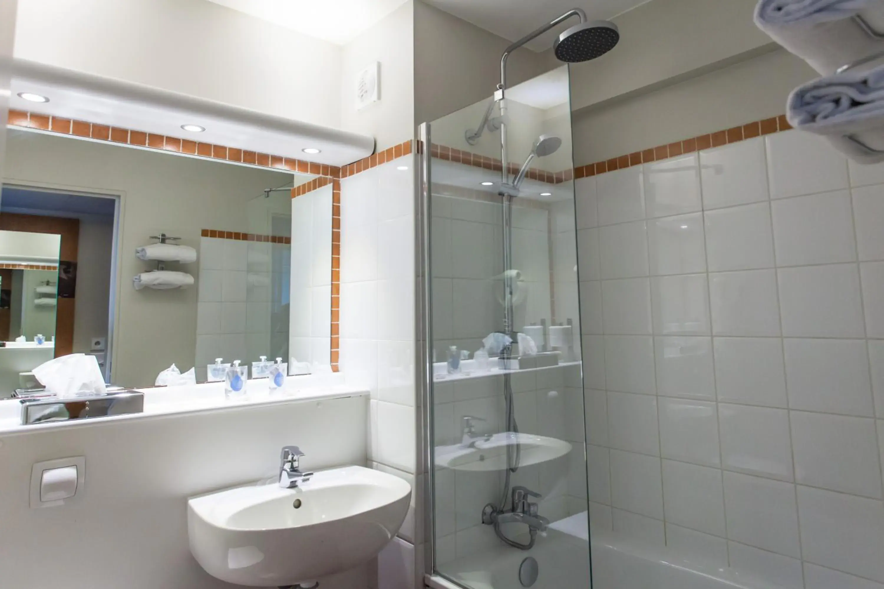 Decorative detail, Bathroom in HOTEL DU PARC Roissy Villepinte - Parc des Expositions