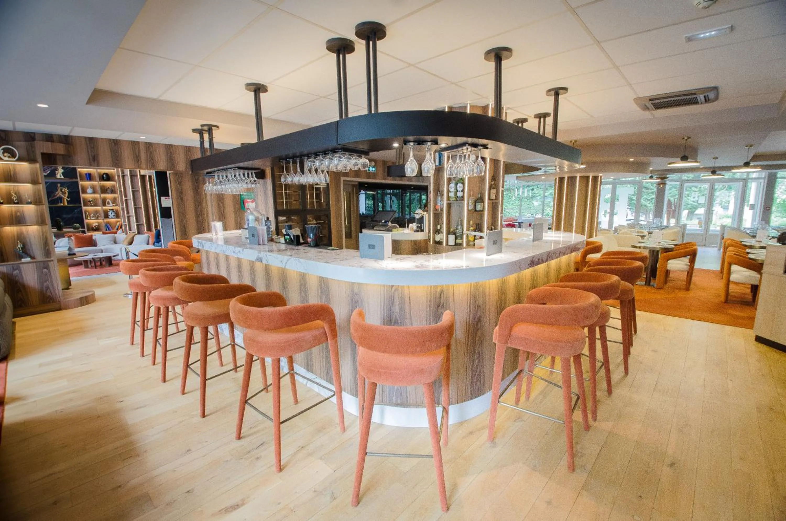 Lounge or bar in Golden Tulip Villepinte Roissy - Parc des Expositions