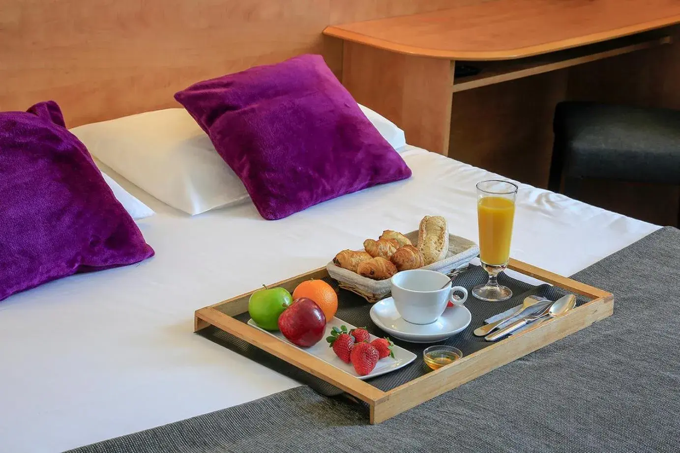 Breakfast in HOTEL DU PARC Roissy Villepinte - Parc des Expositions