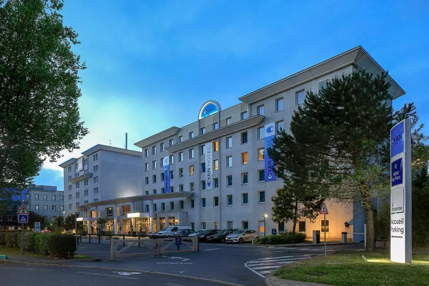 Property Building in CYAN HOTEL - Roissy Villepinte Parc des Expositions