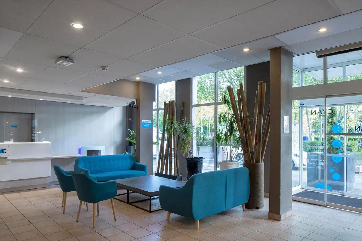 Seating area, Lobby/Reception in CYAN HOTEL - Roissy Villepinte Parc des Expositions