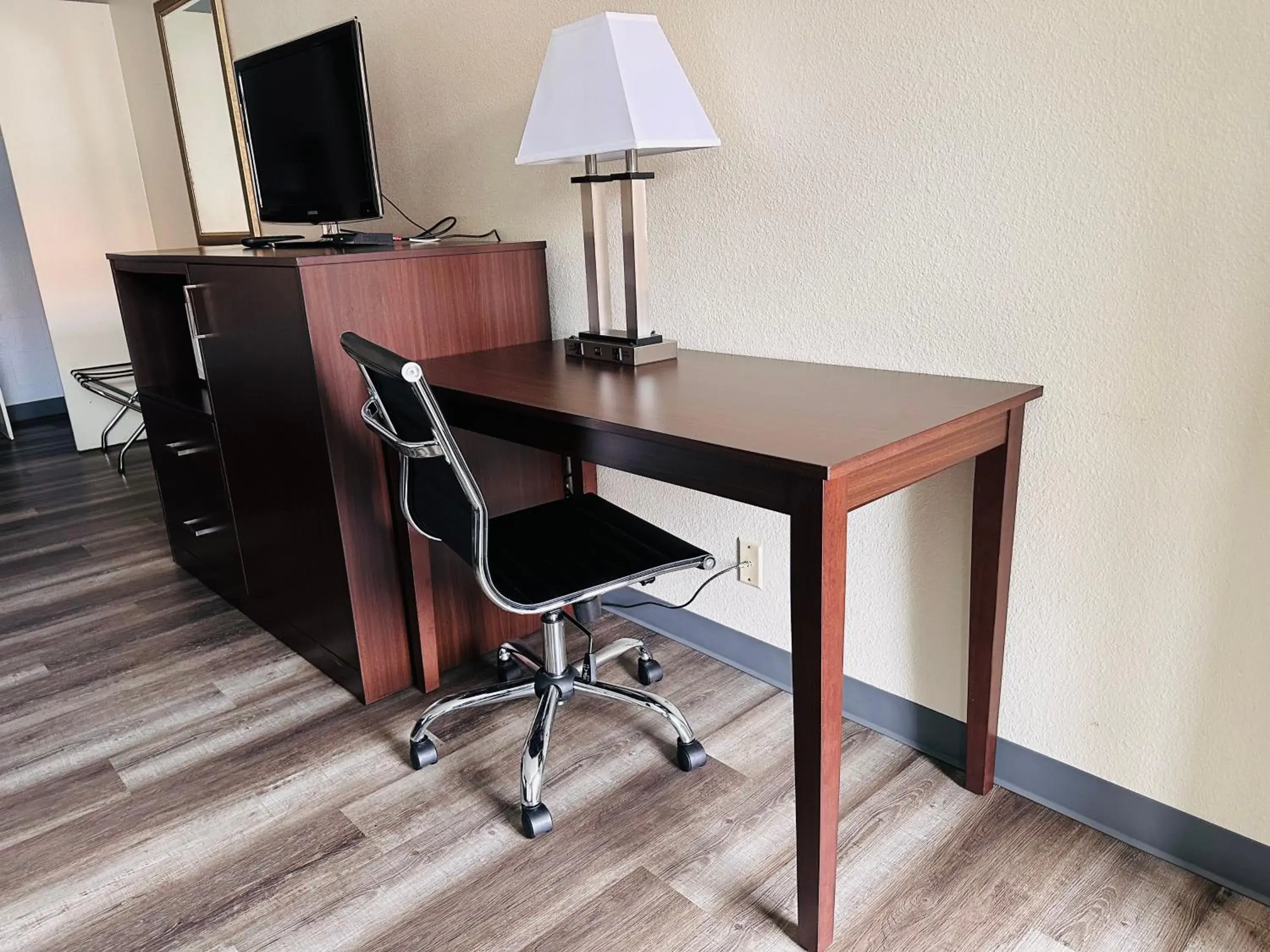 King Room in Northwoods Motel King Room in Northwoods Motel