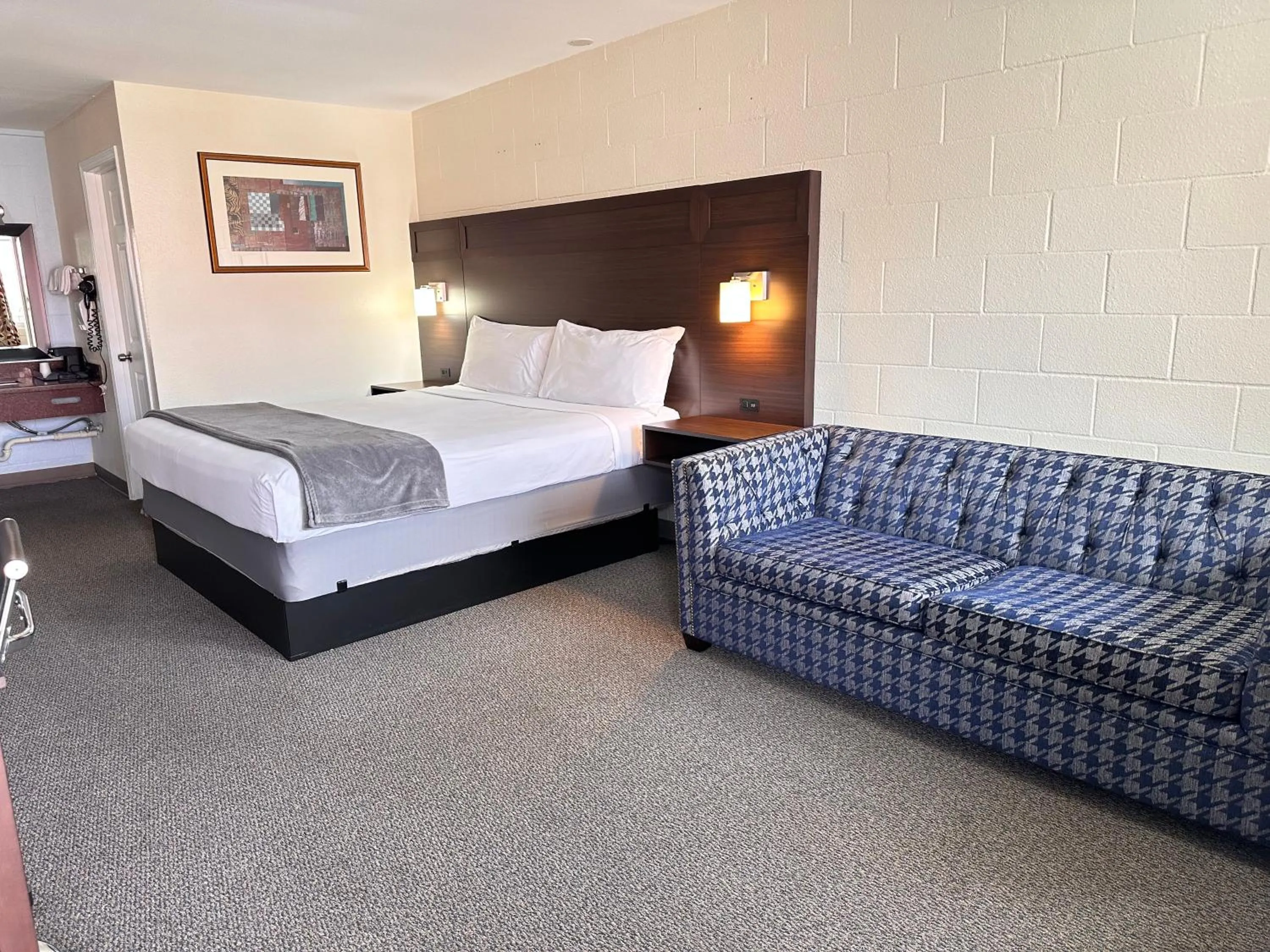 Bed in Northwoods Motel